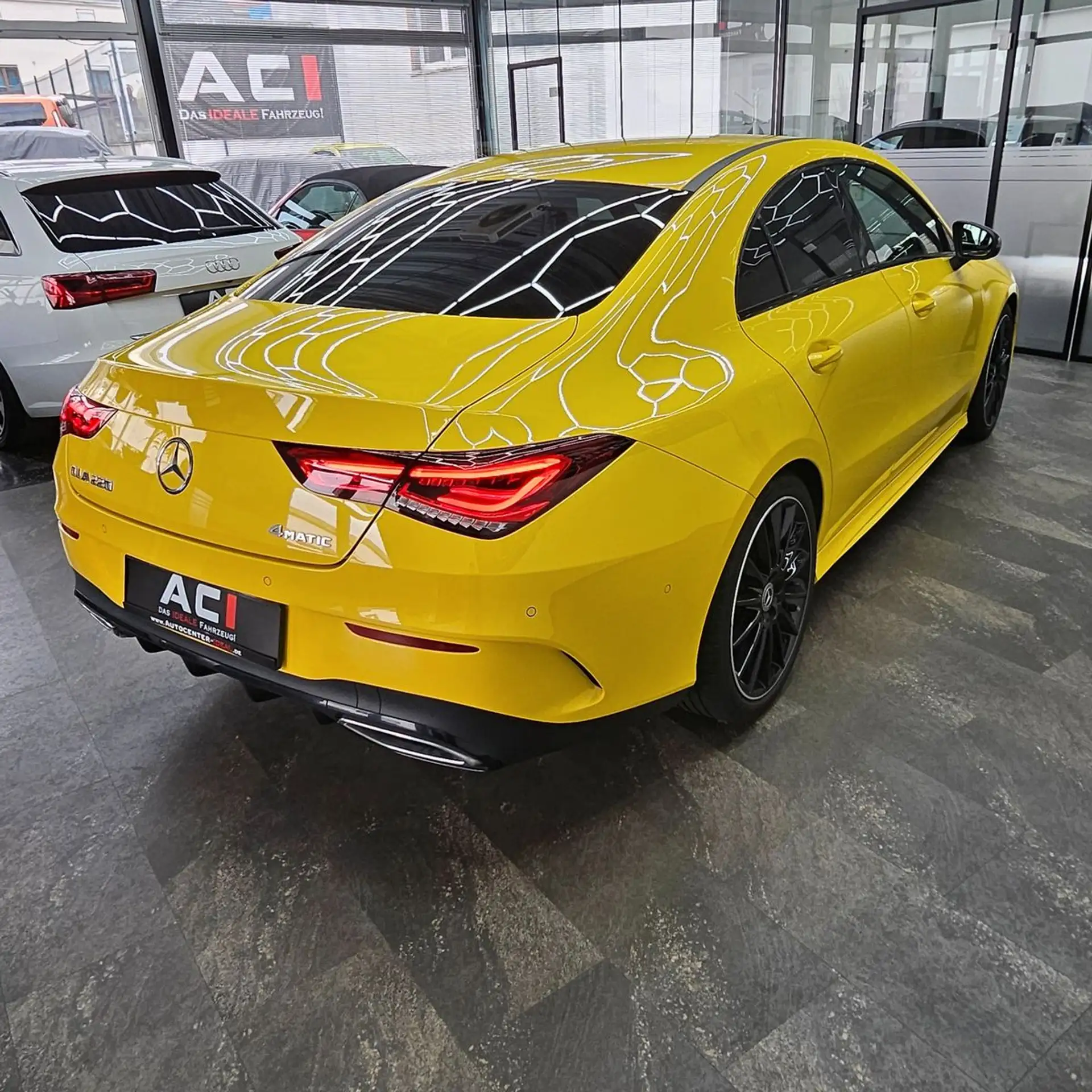 Mercedes-Benz - CLA 220