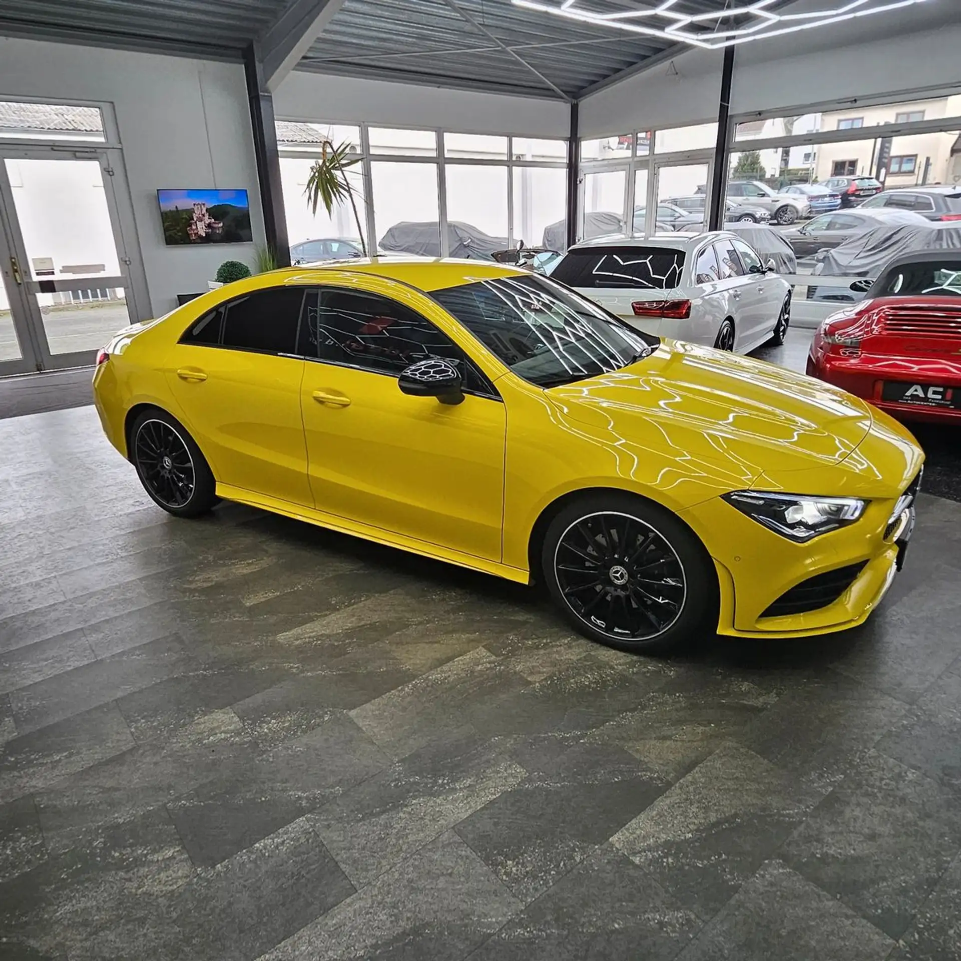 Mercedes-Benz - CLA 220