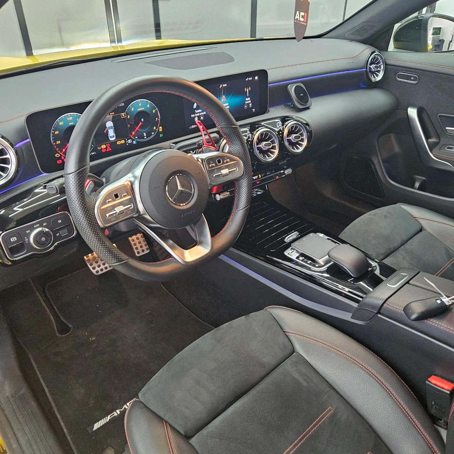 Mercedes-Benz - CLA 220