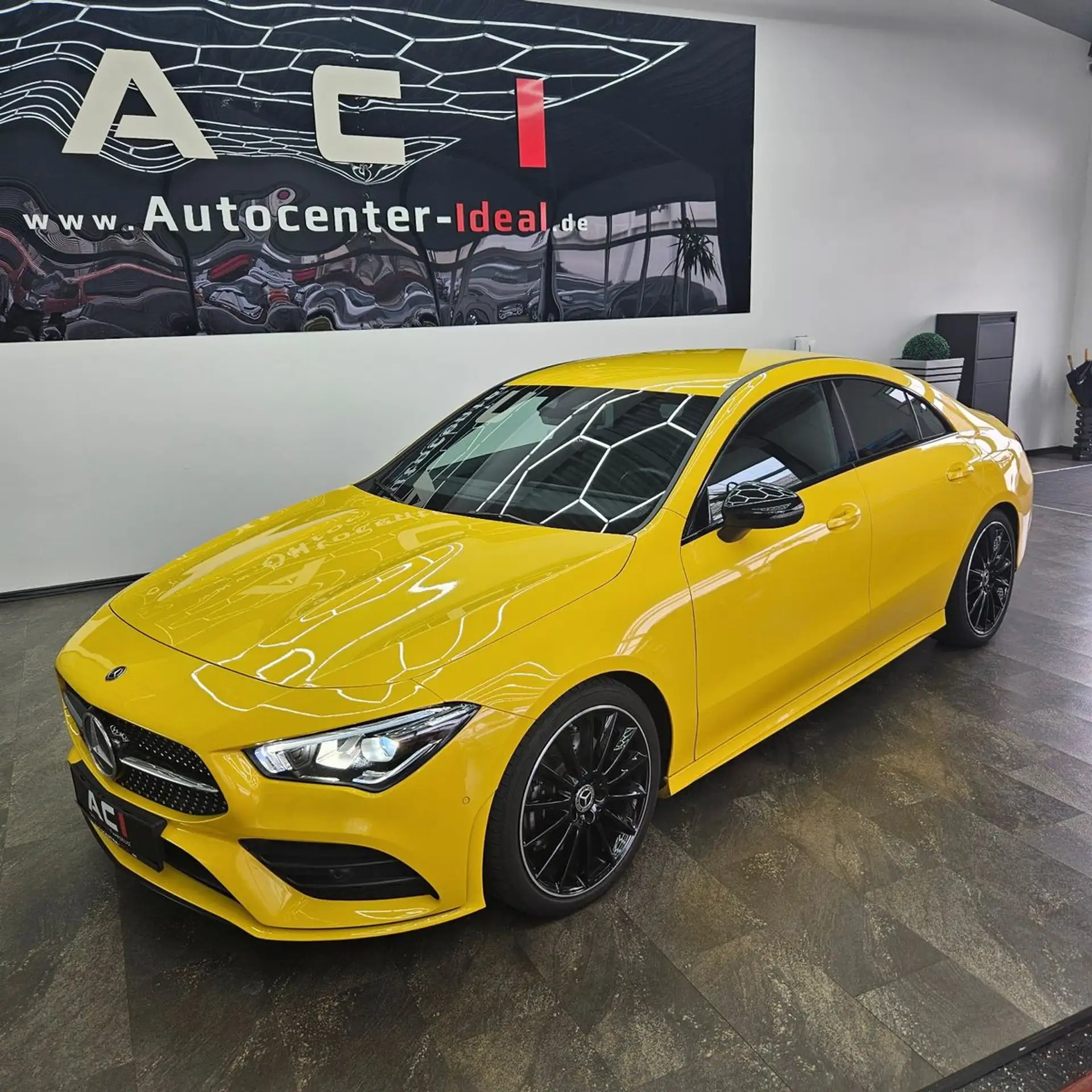 Mercedes-Benz - CLA 220