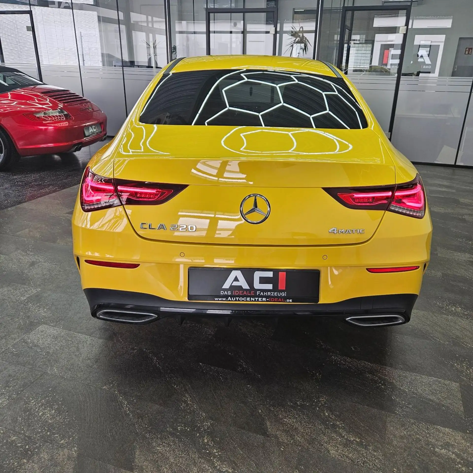 Mercedes-Benz - CLA 220