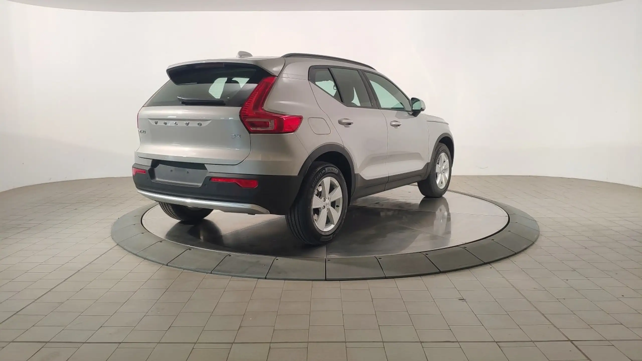 Volvo - XC40