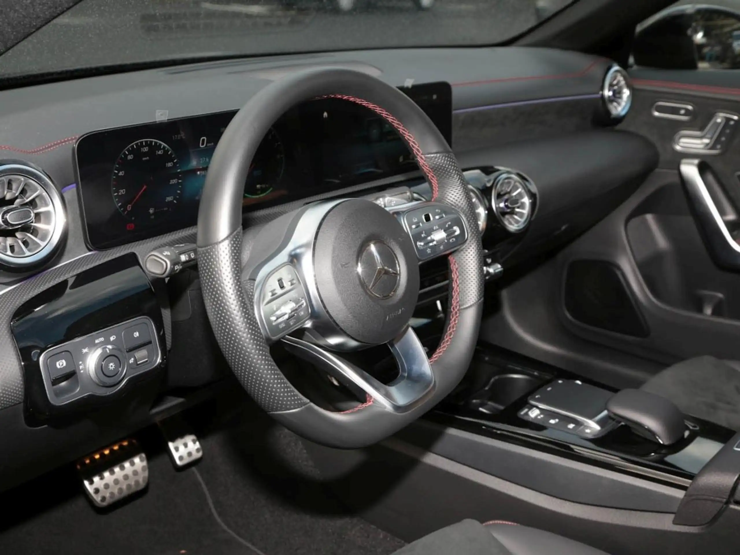 Mercedes-Benz - CLA 250