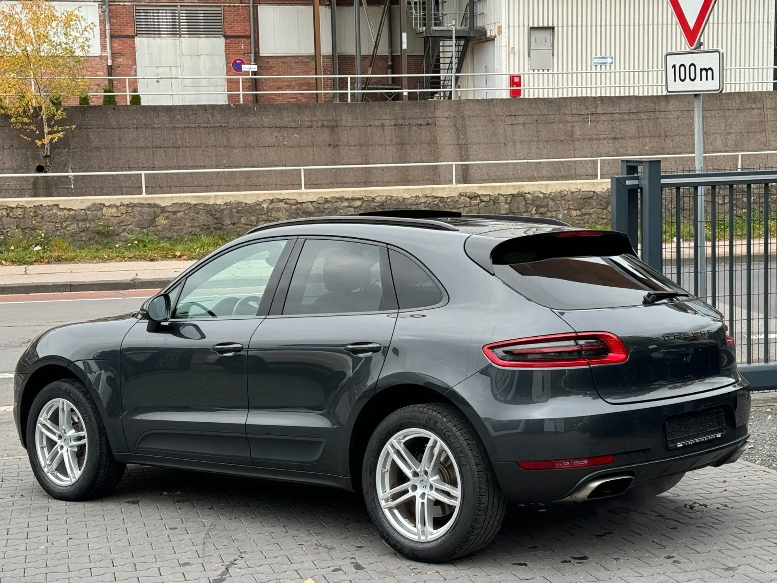 Porsche - Macan