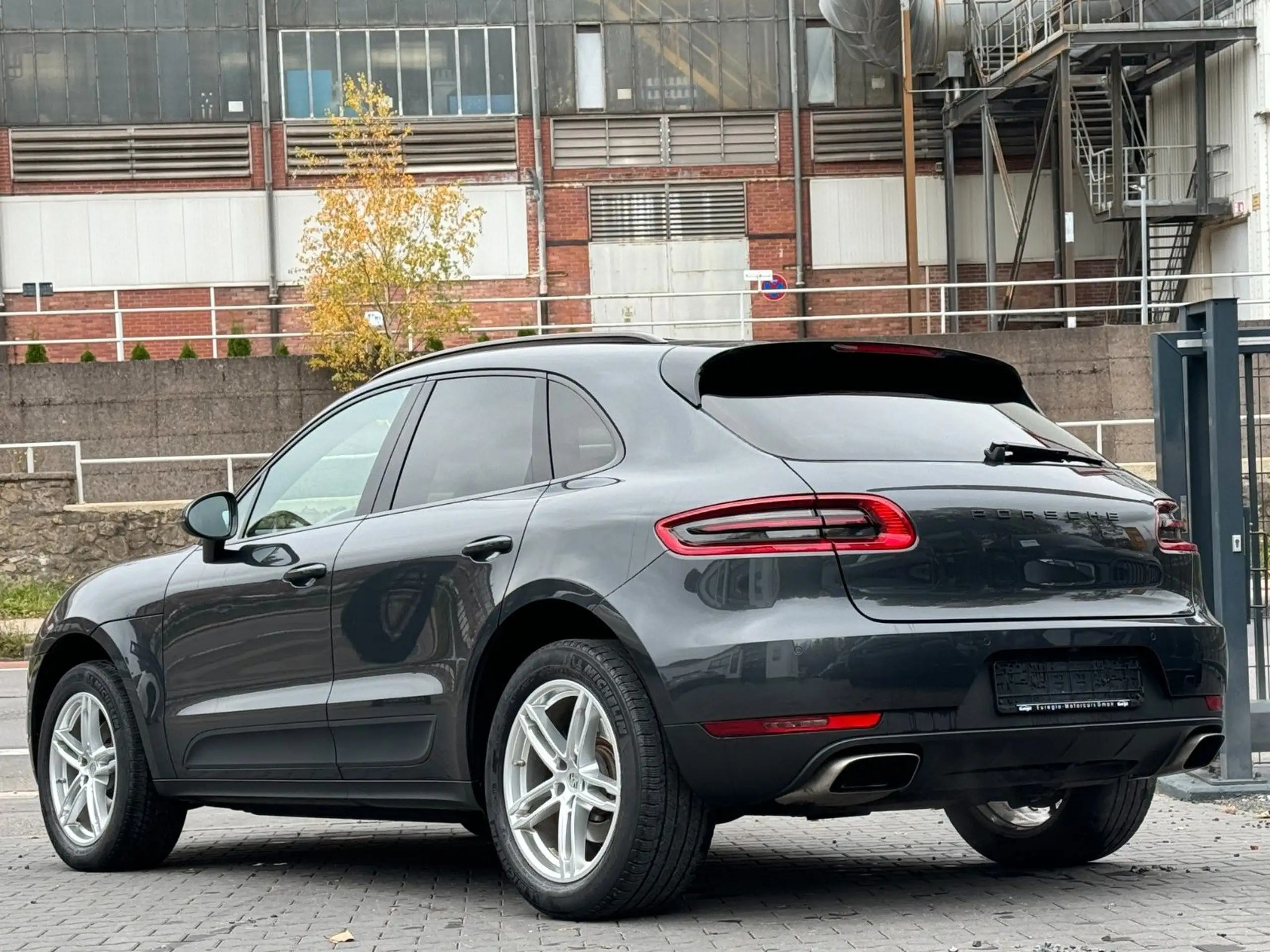 Porsche - Macan