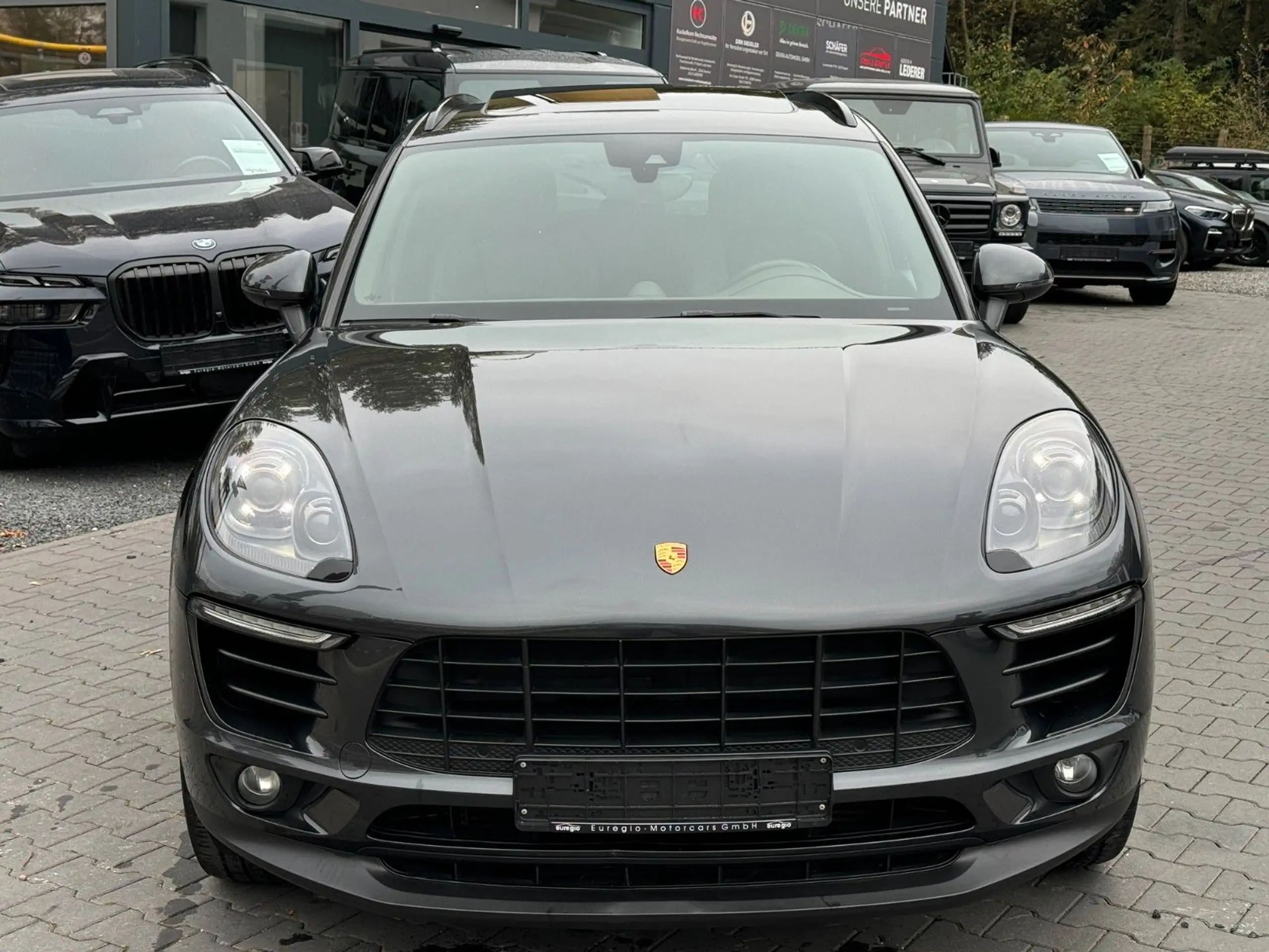 Porsche - Macan