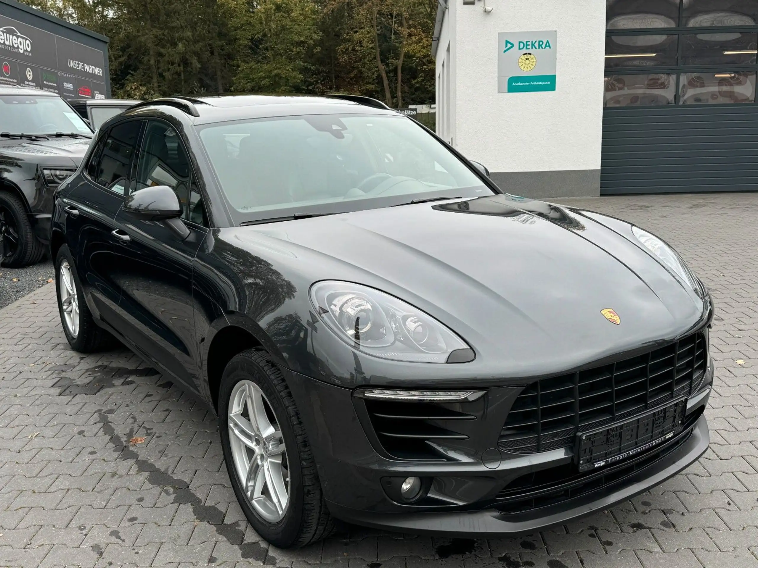 Porsche - Macan