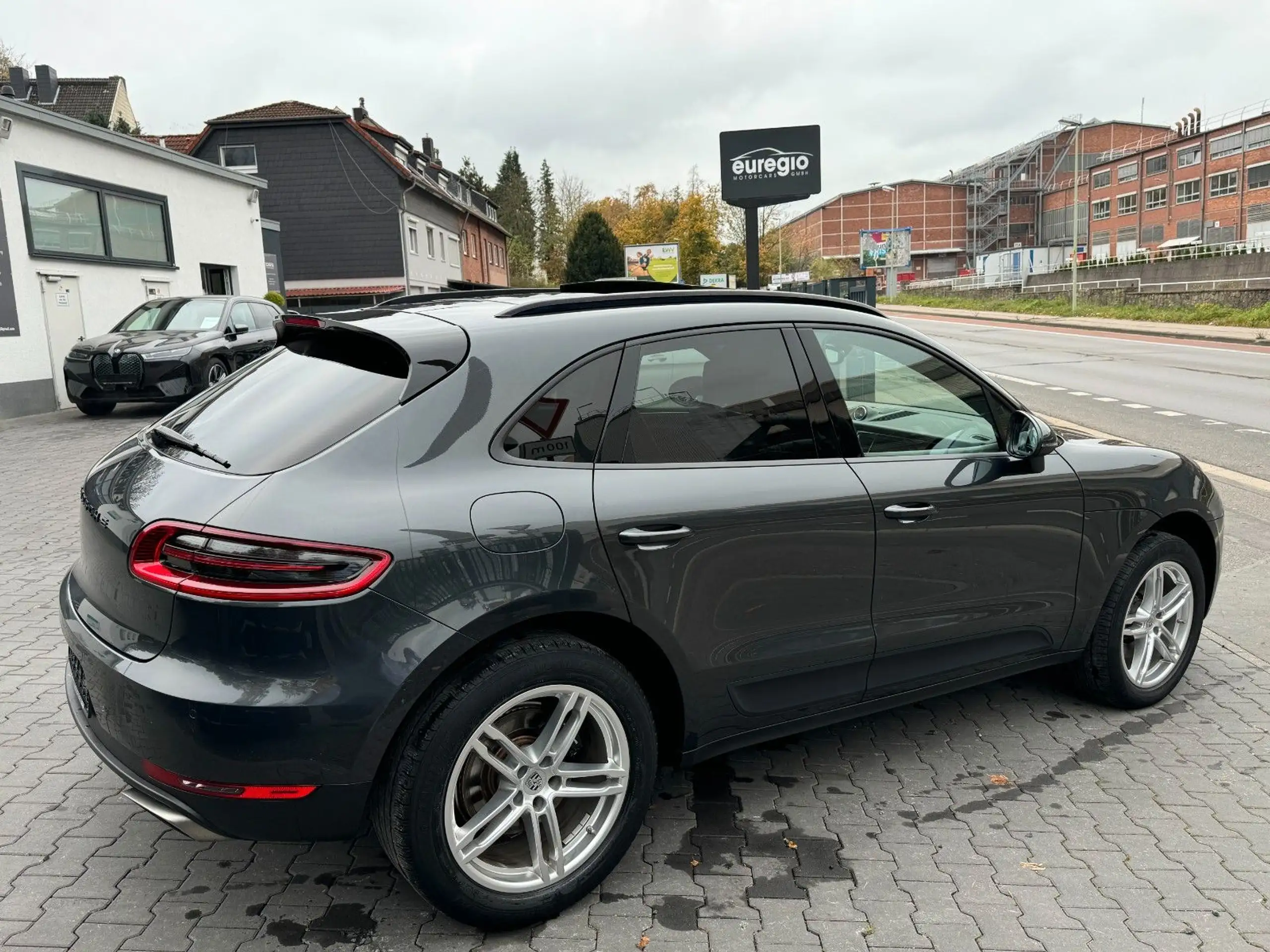 Porsche - Macan