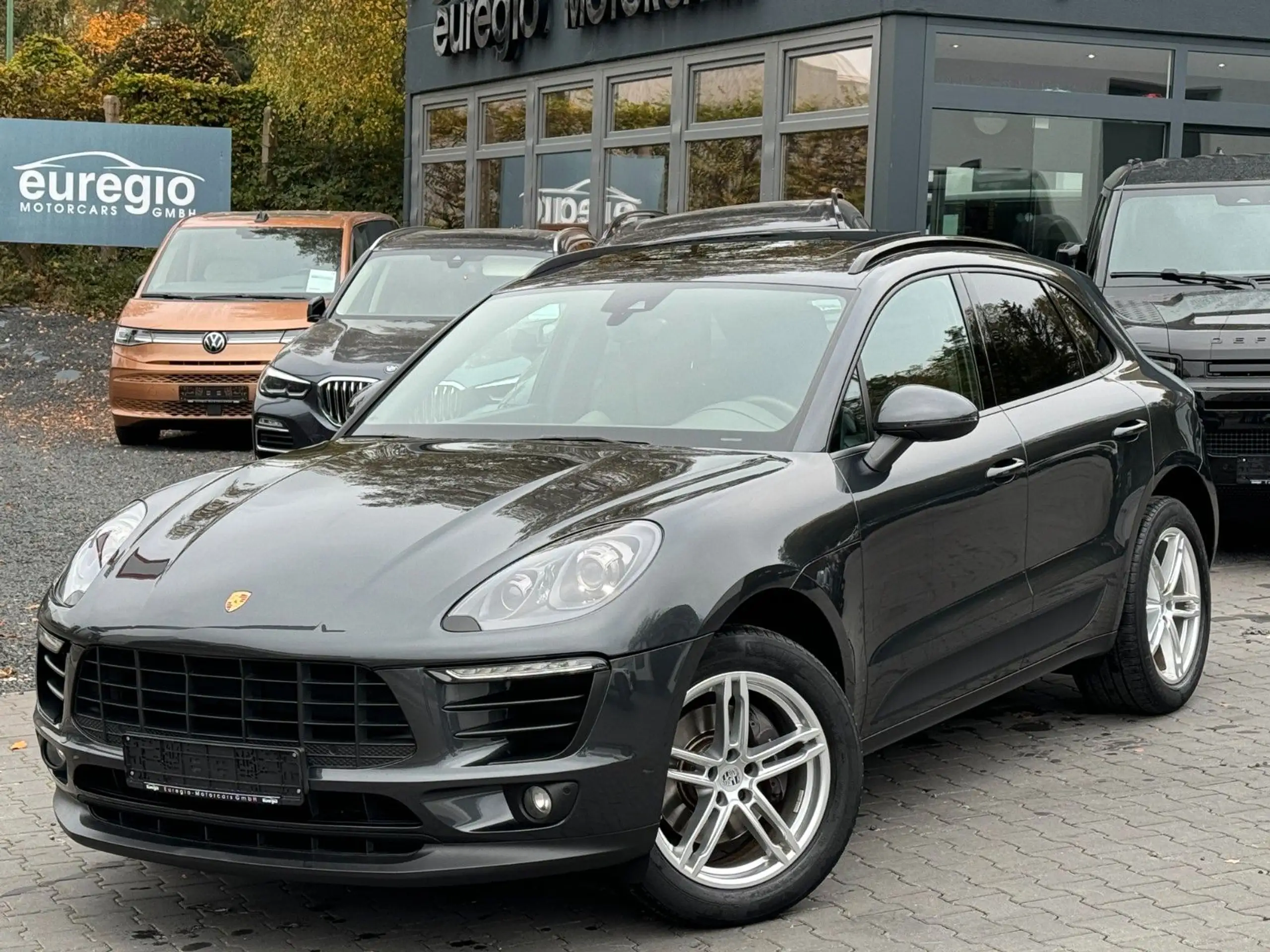 Porsche - Macan