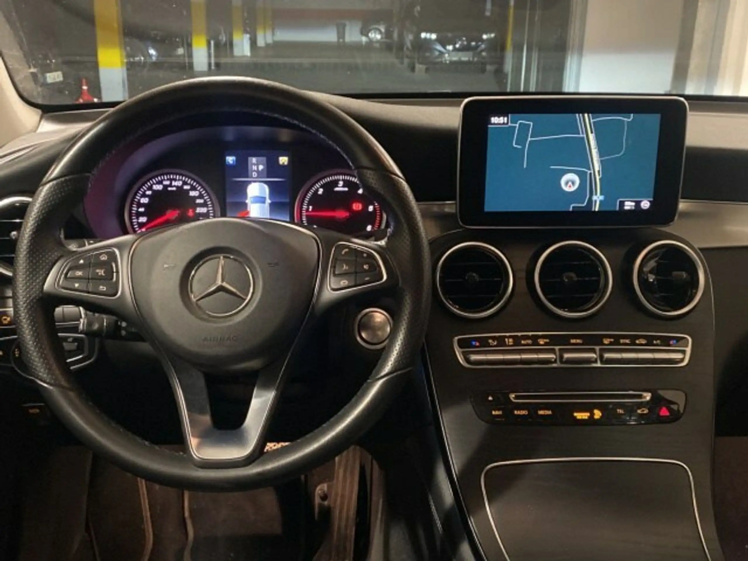 Mercedes-Benz - GLC 220