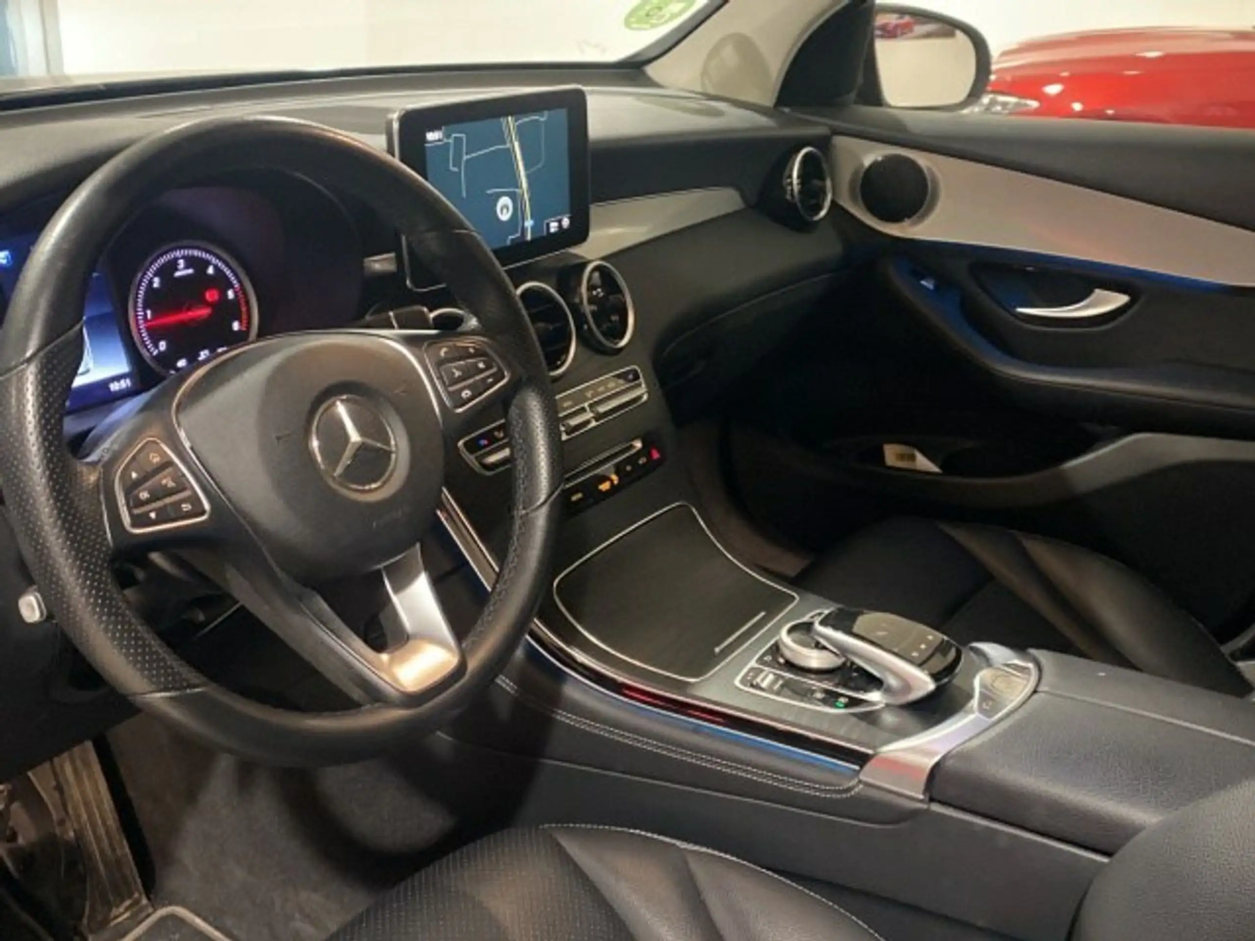 Mercedes-Benz - GLC 220