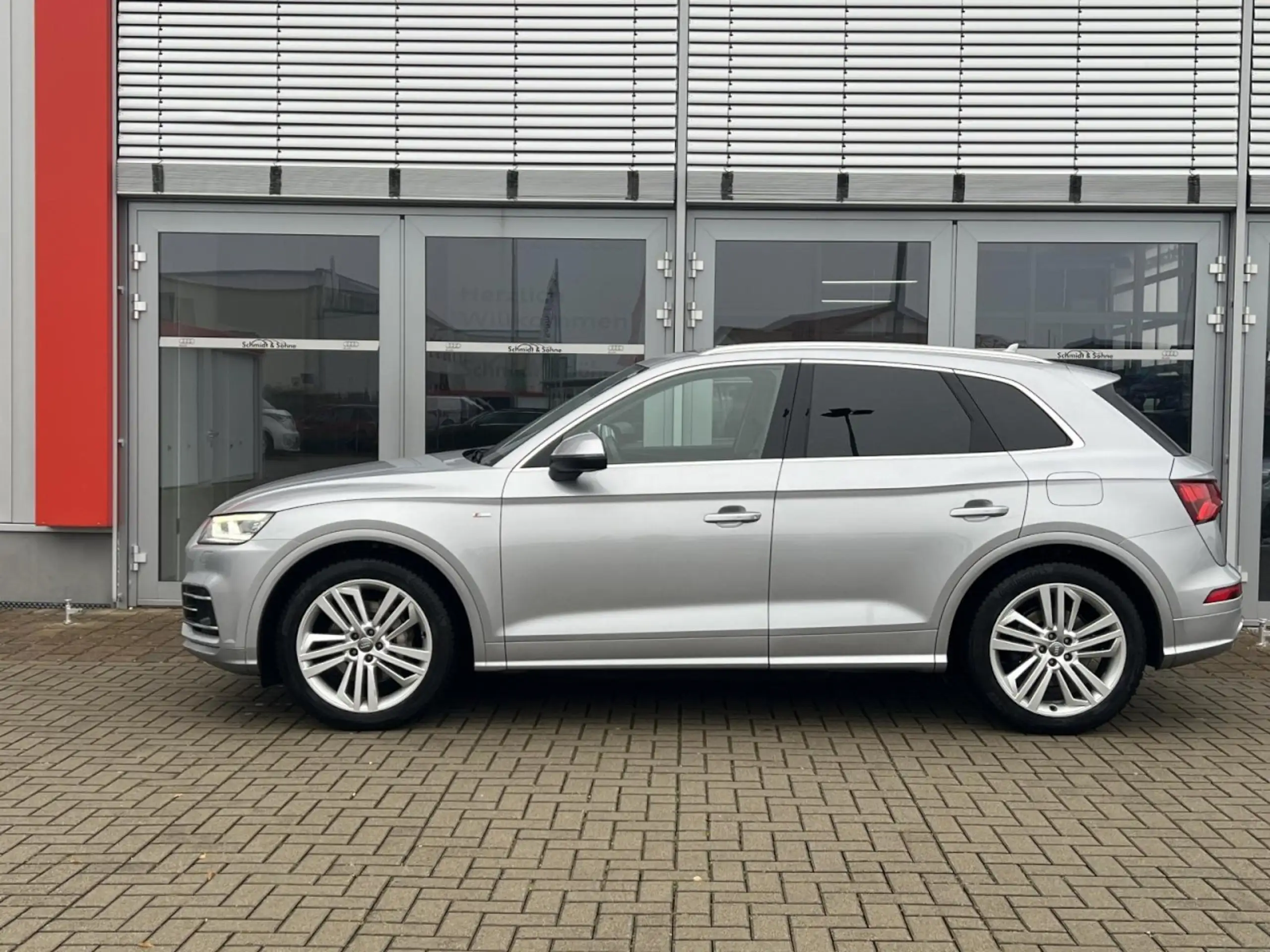 Audi - Q5