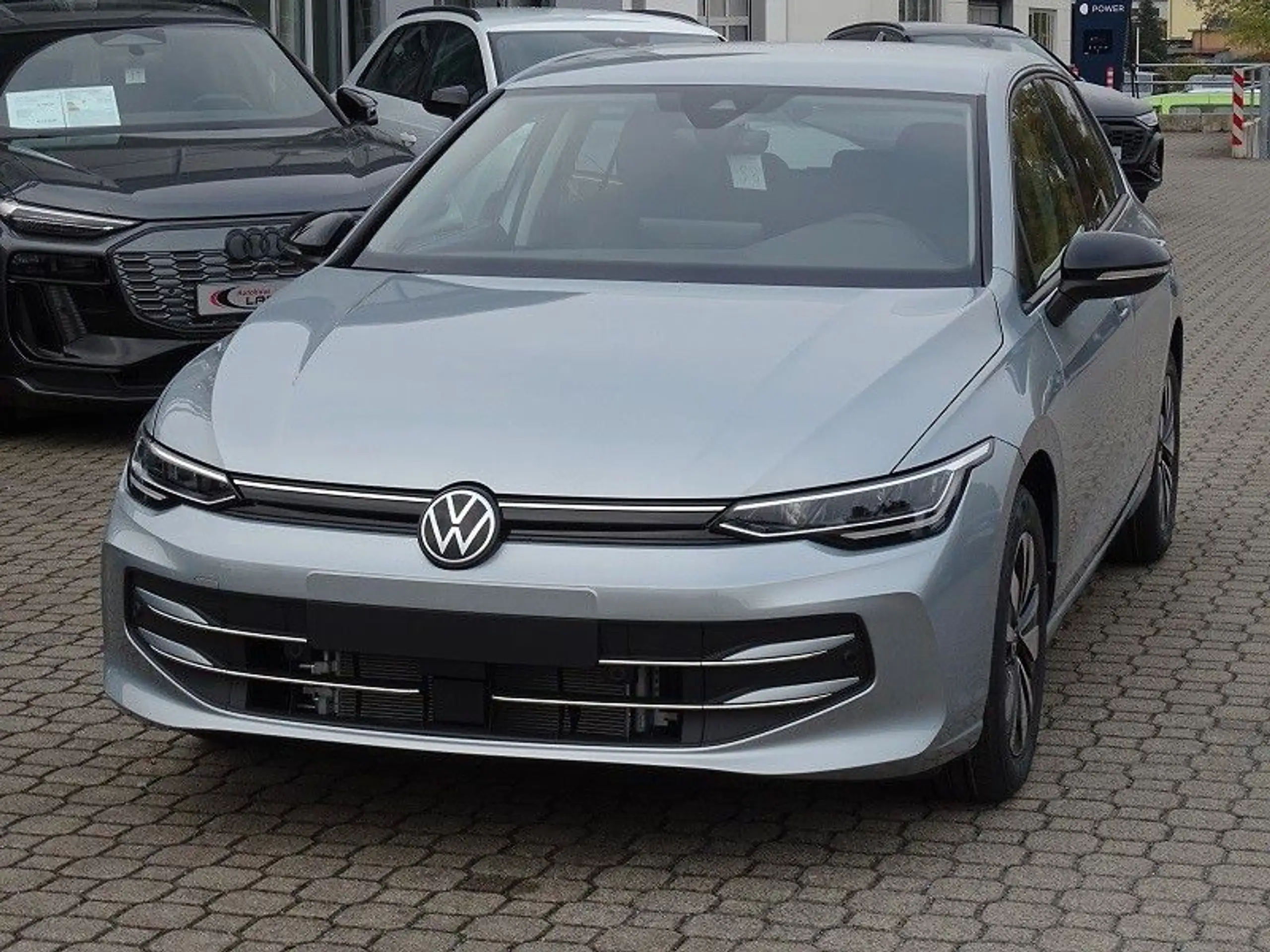 Volkswagen - Golf