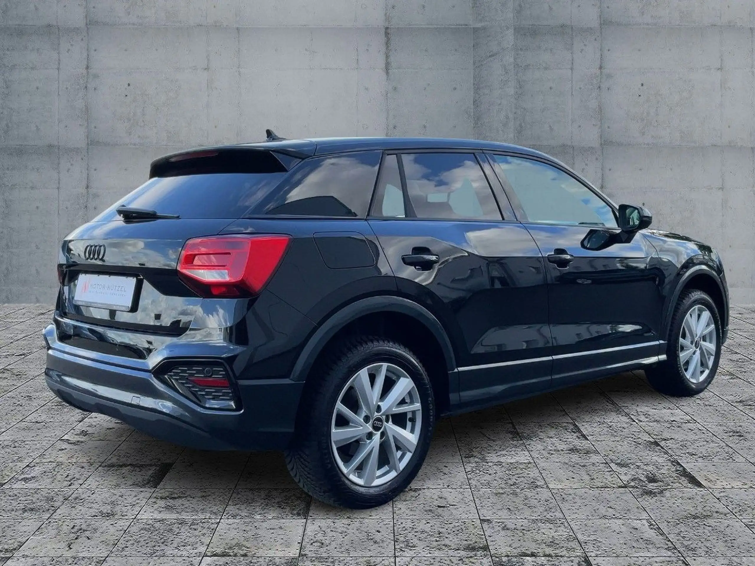 Audi - Q2