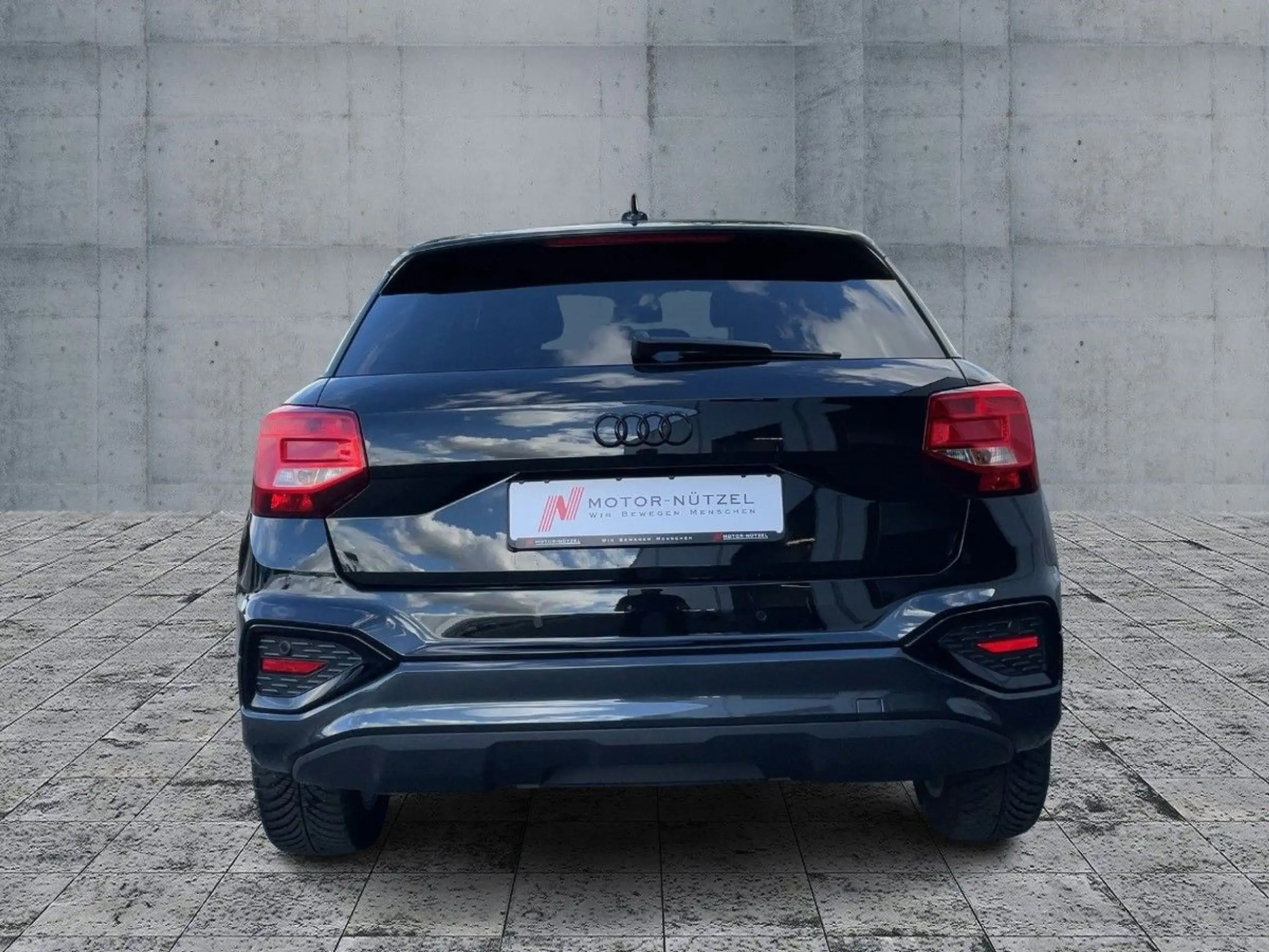 Audi - Q2