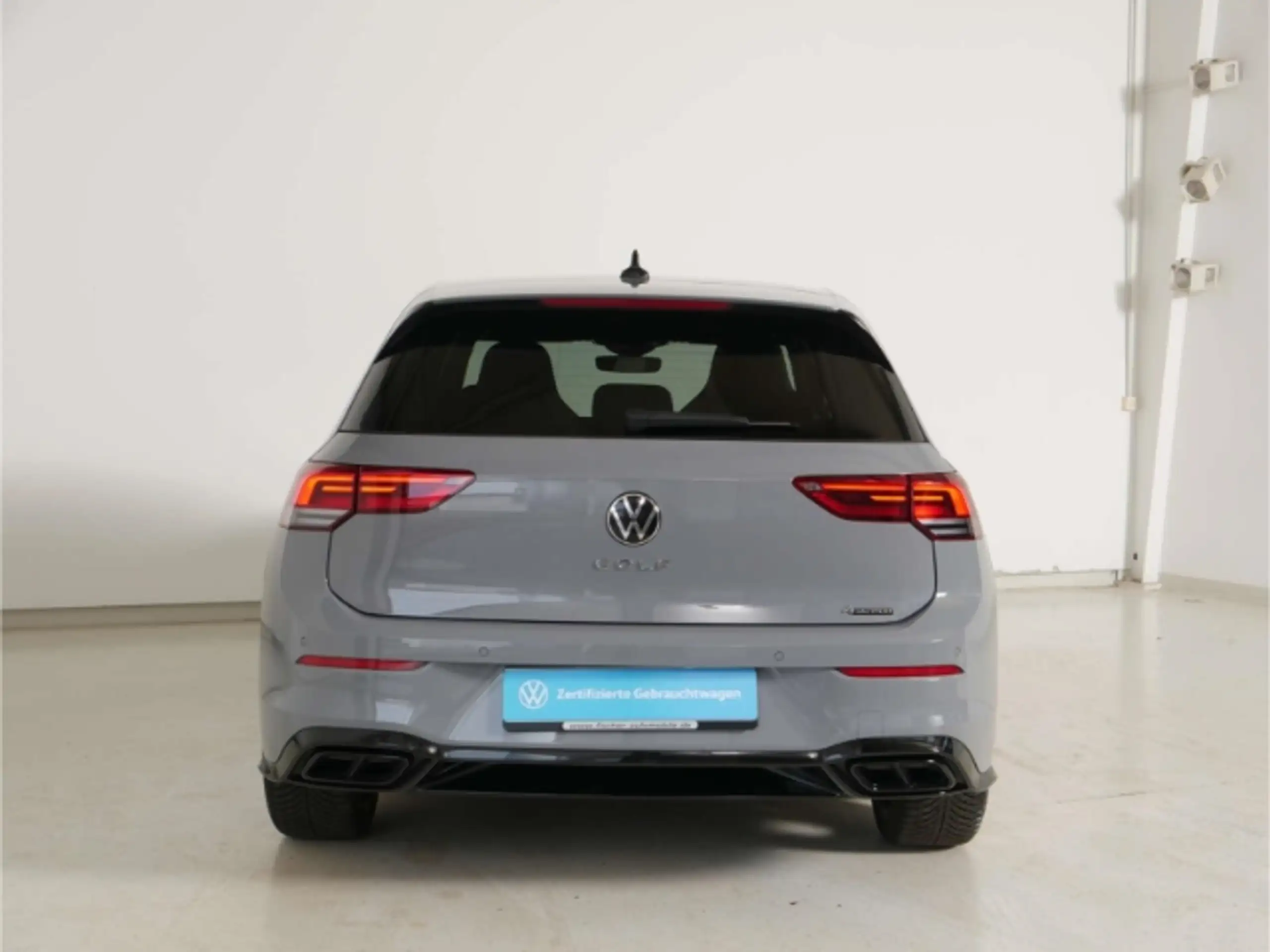 Volkswagen - Golf