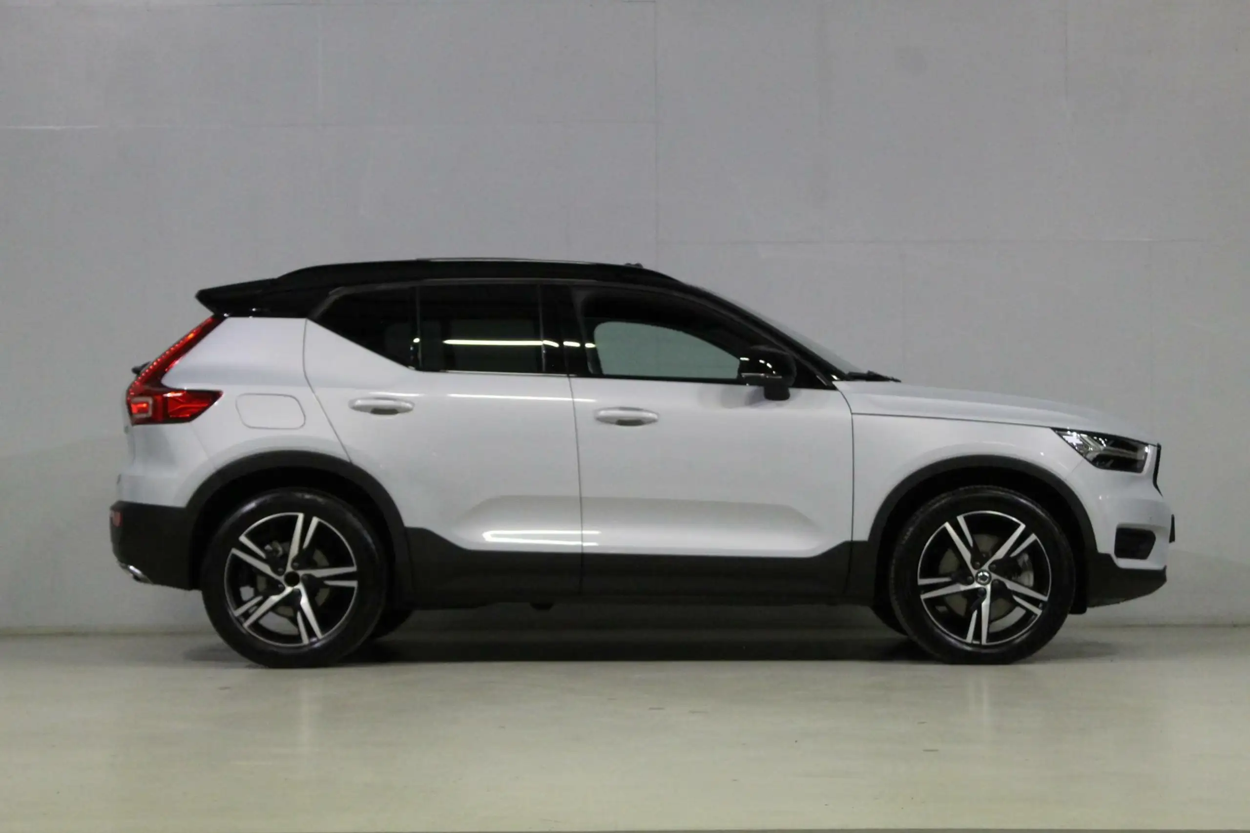 Volvo - XC40