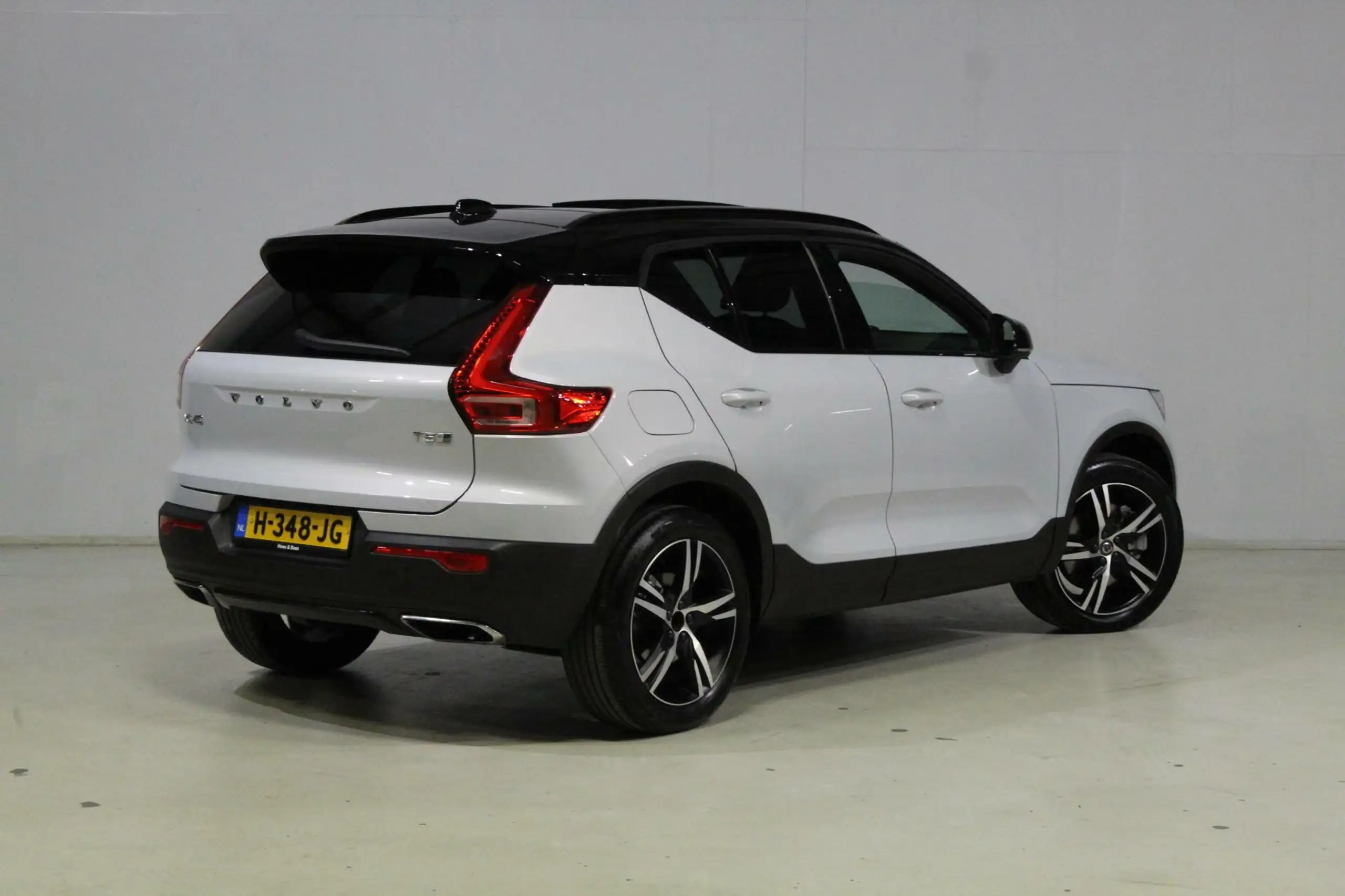 Volvo - XC40