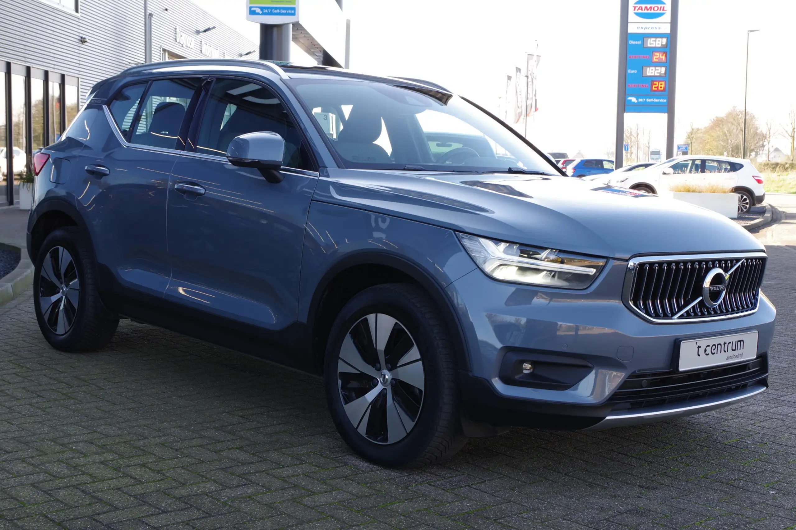 Volvo - XC40