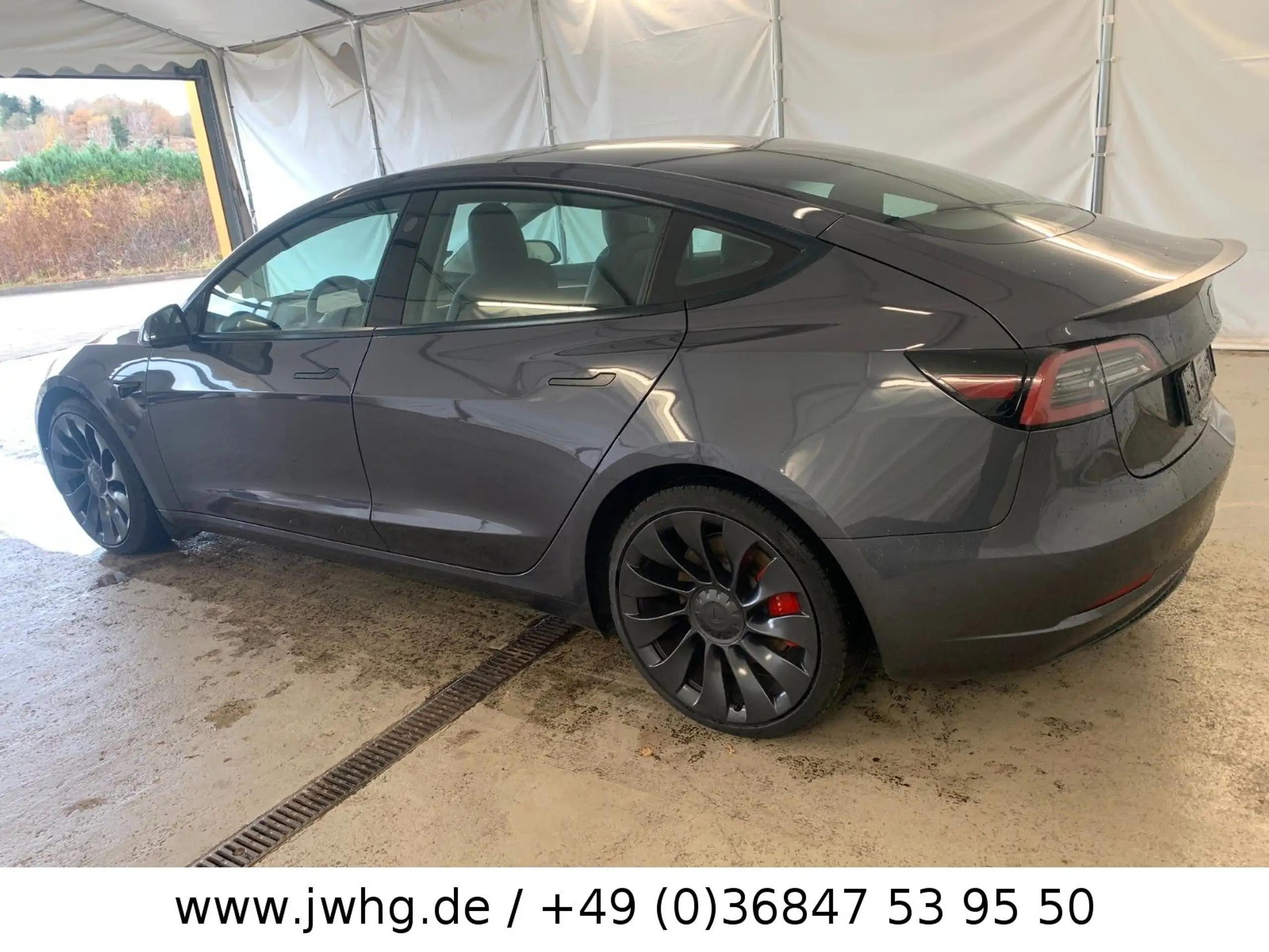 Tesla - Model 3