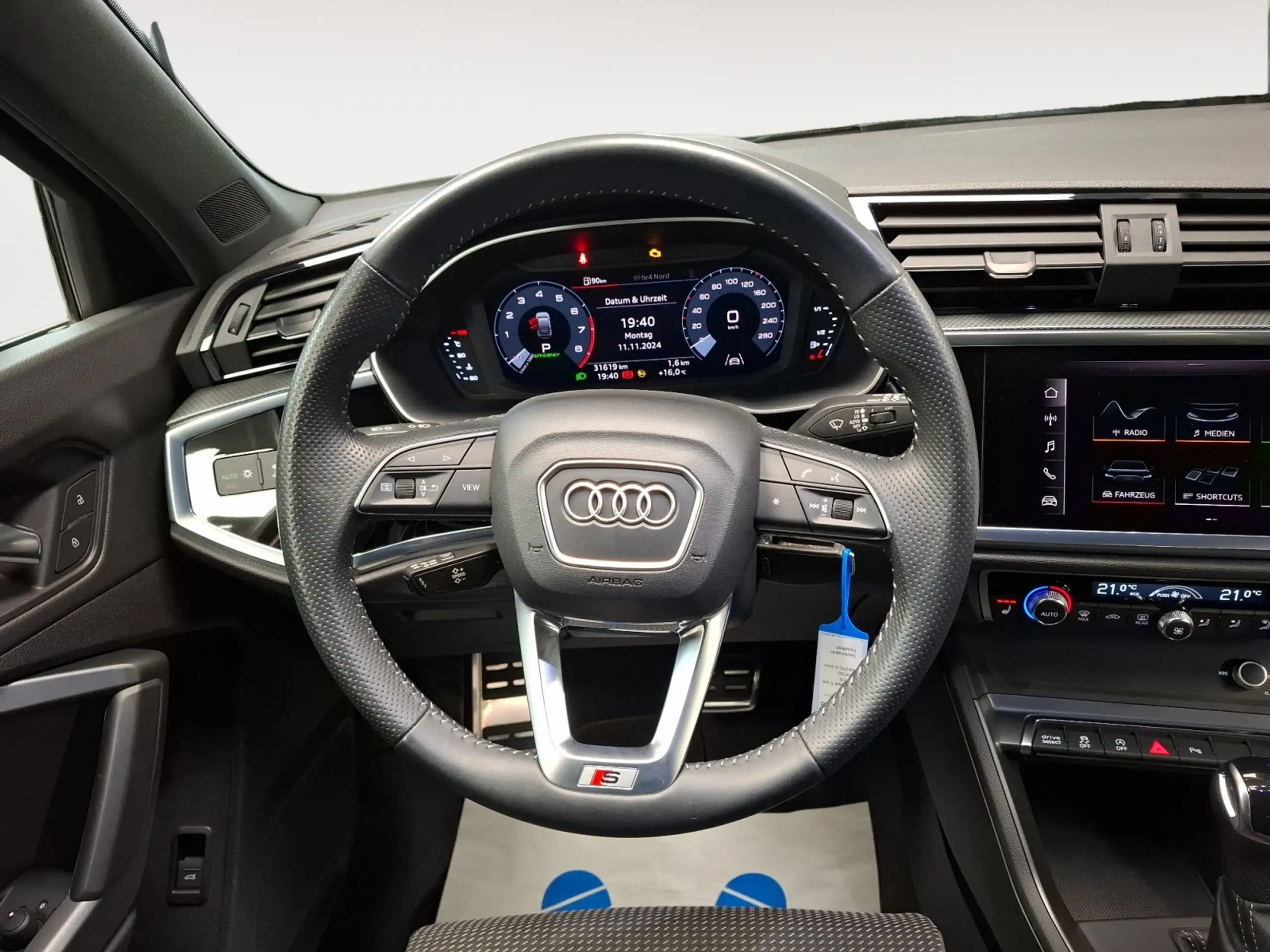 Audi - Q3