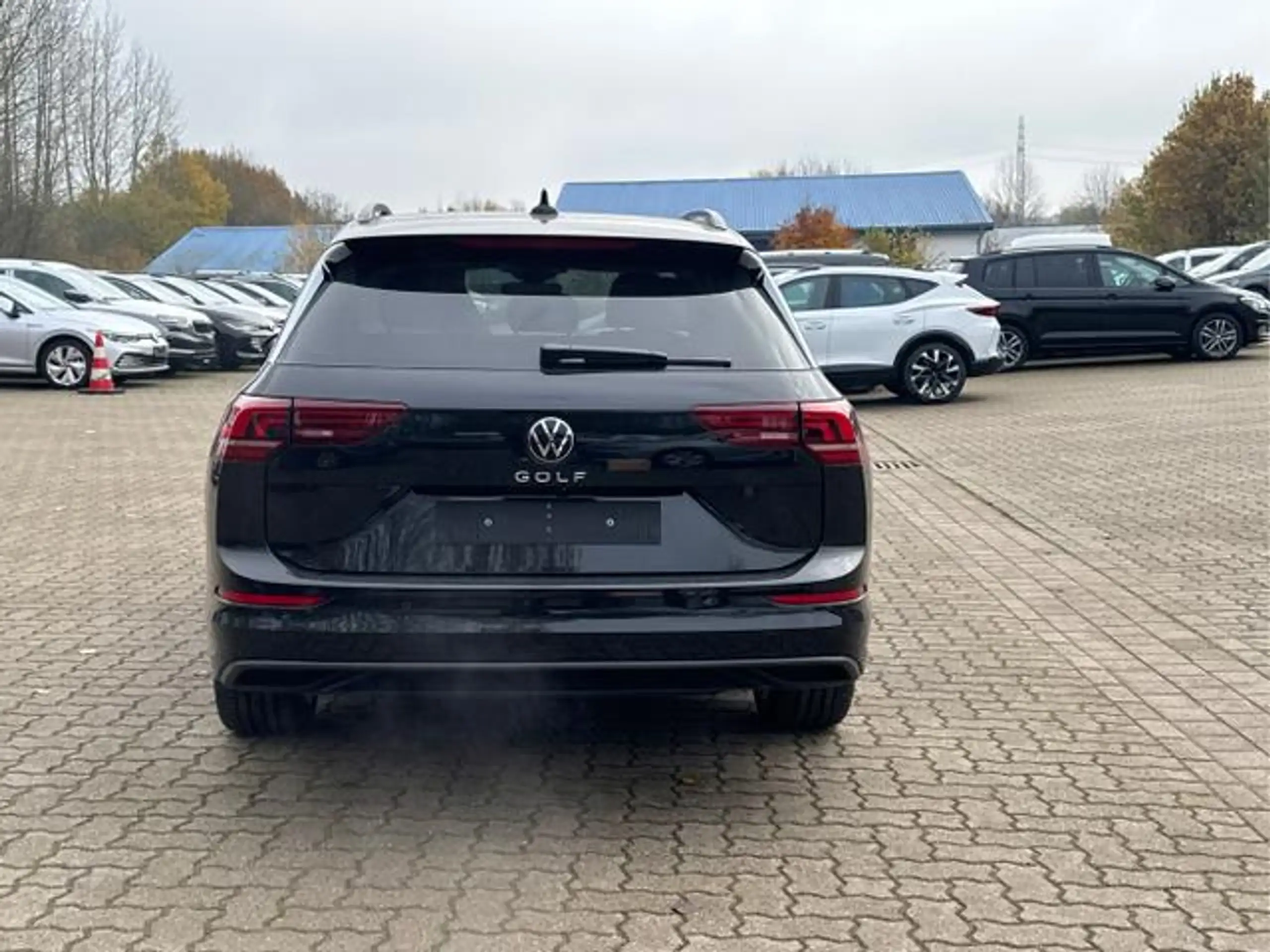 Volkswagen - Golf