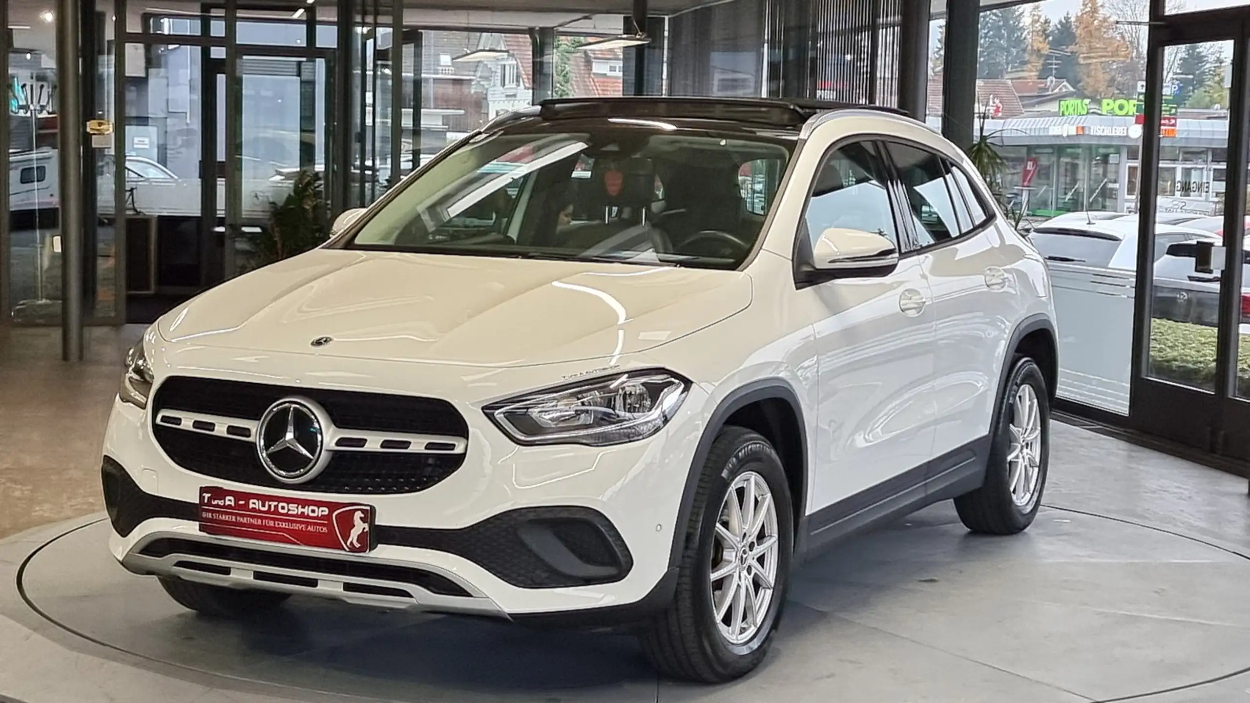 Mercedes-Benz GLA 200 2020