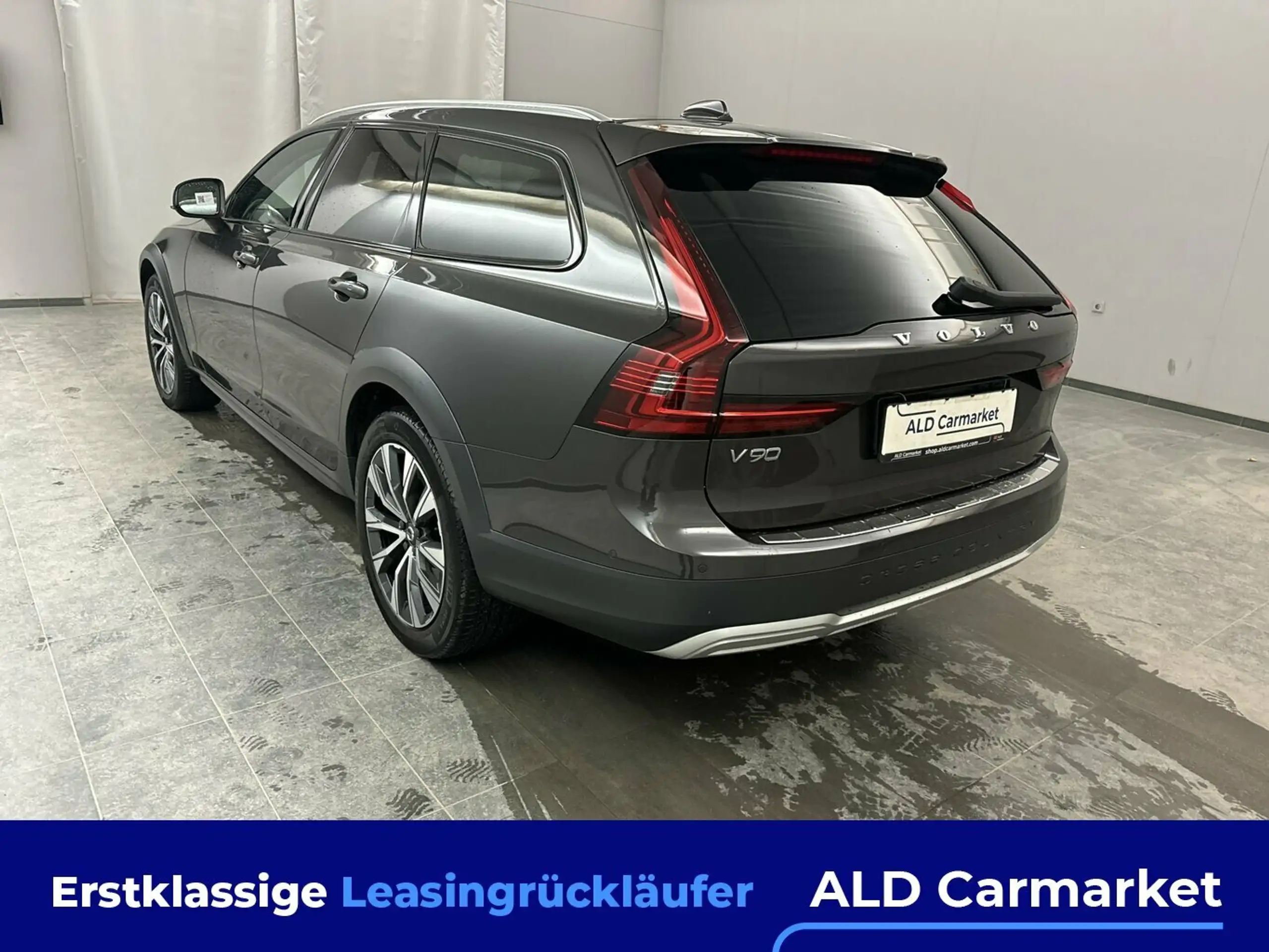 Volvo - V90 Cross Country