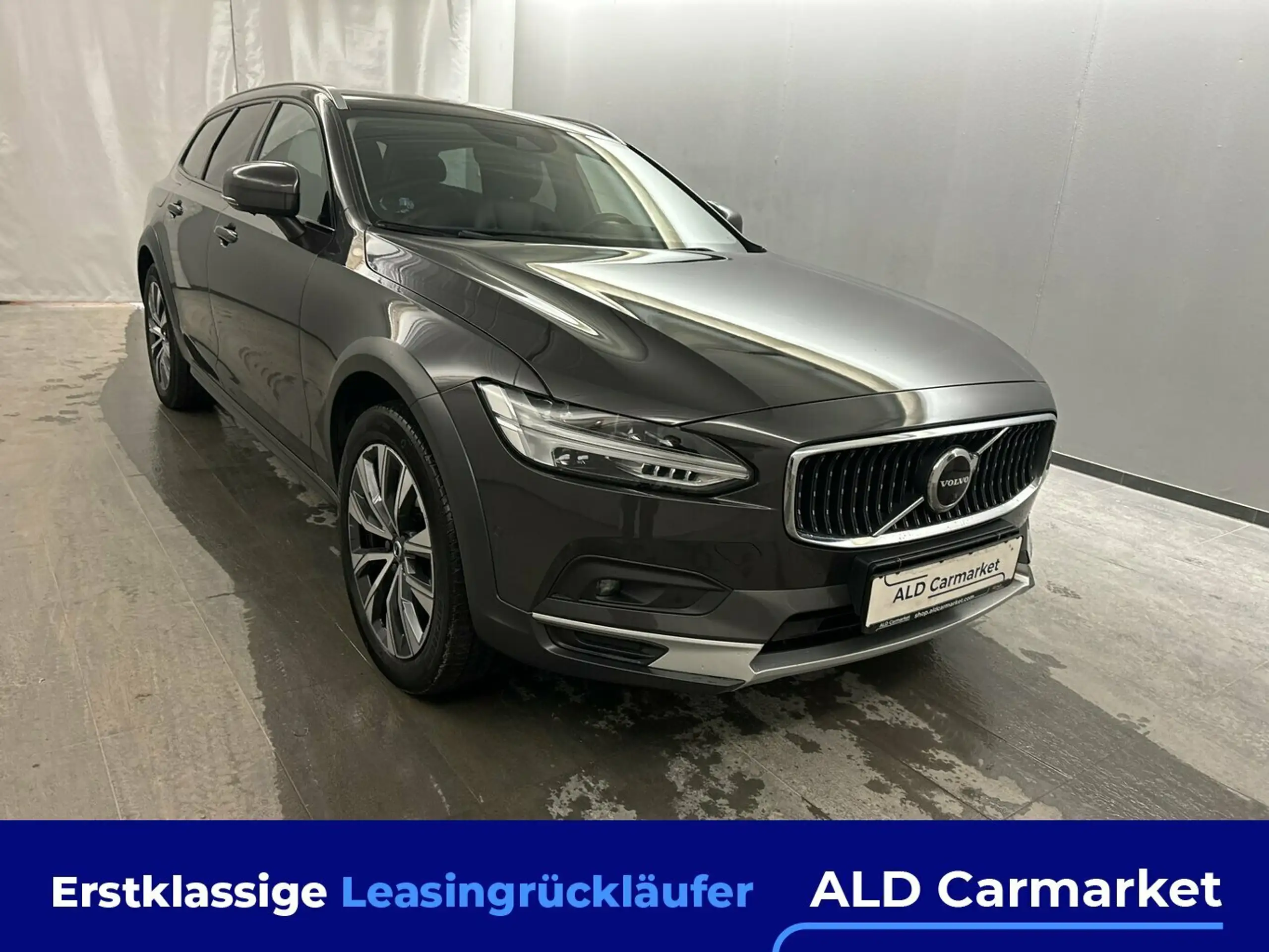 Volvo - V90 Cross Country