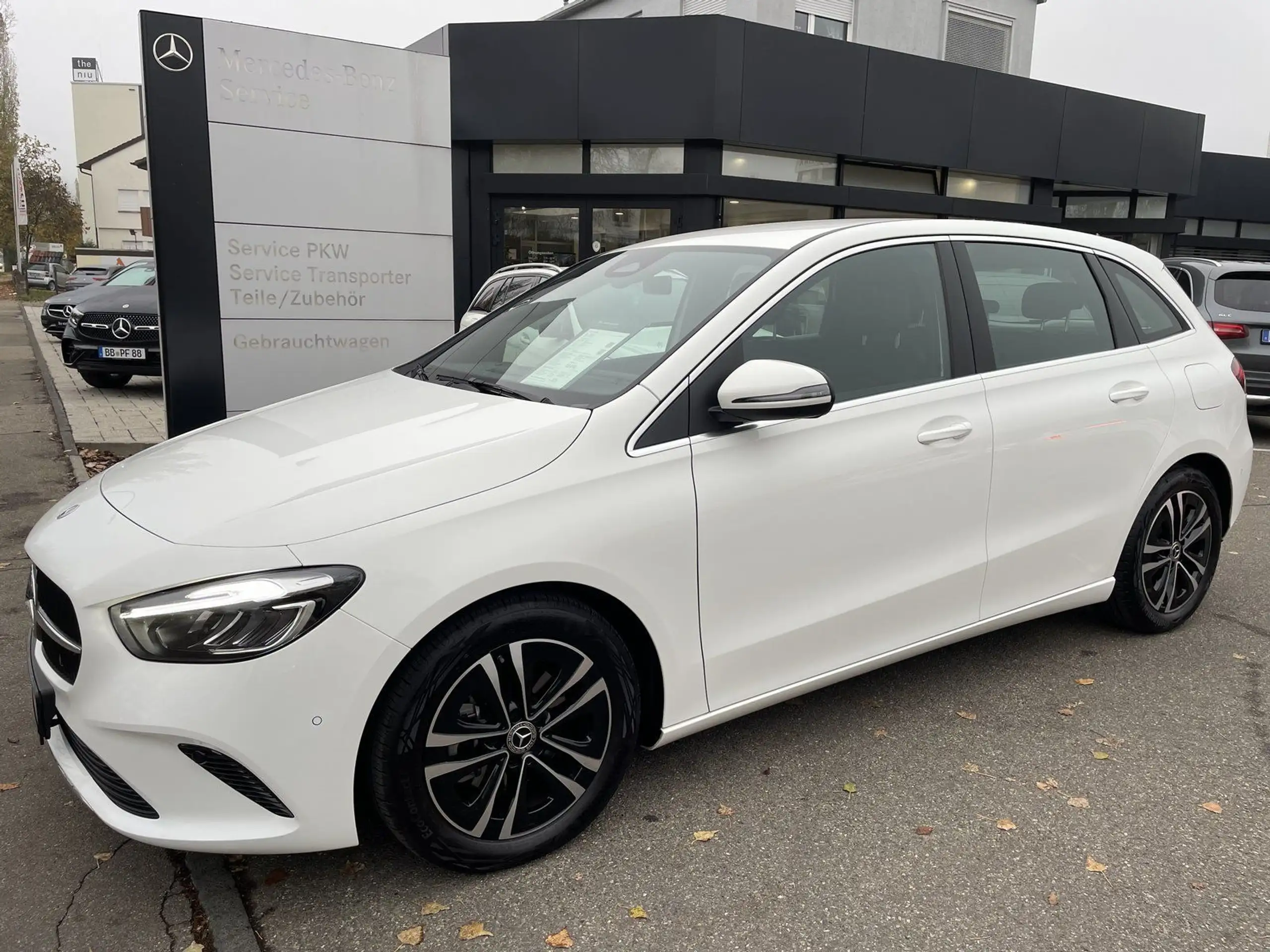 Mercedes-Benz B 180 2023