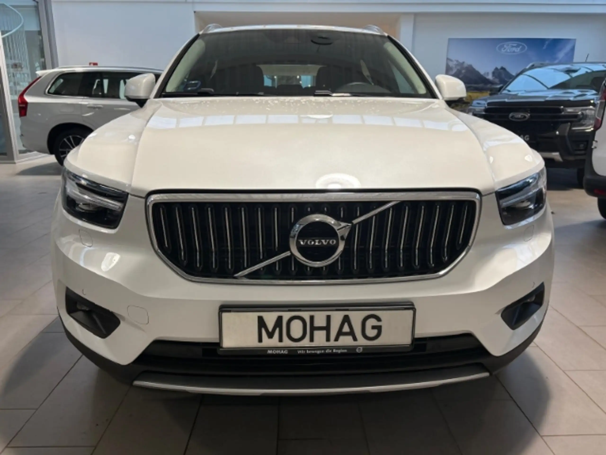 Volvo - XC40