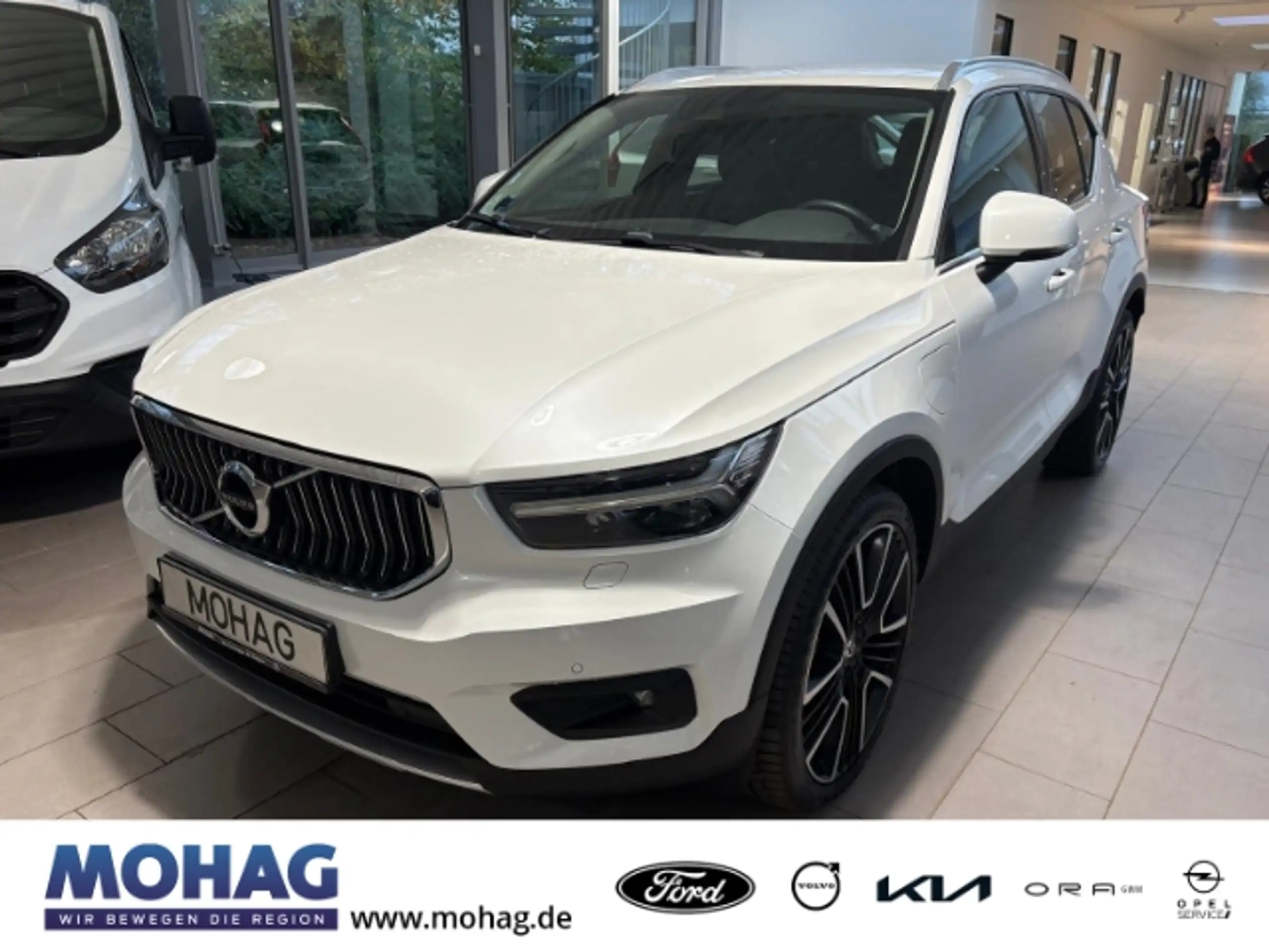 Volvo - XC40