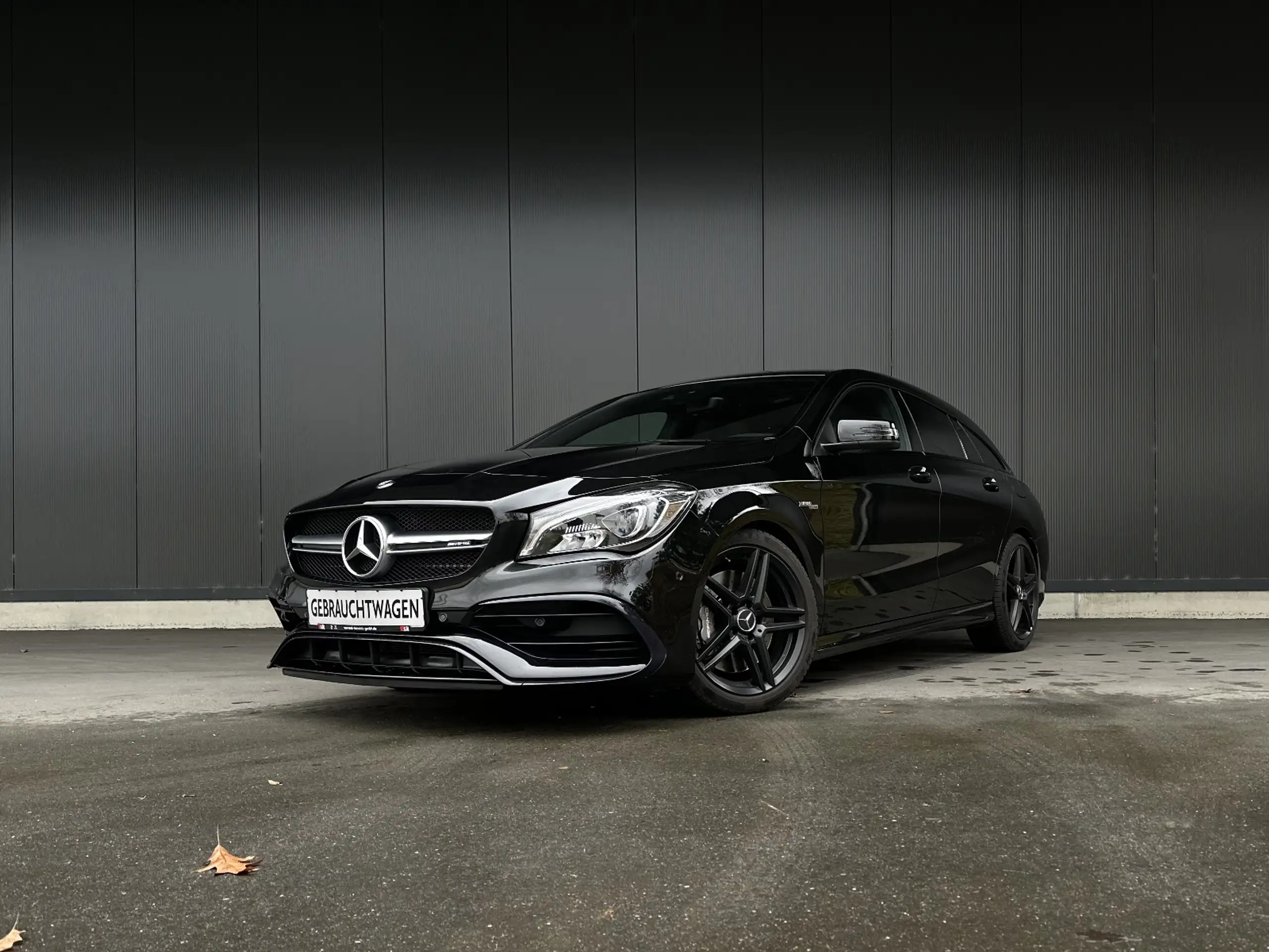 Mercedes-Benz - CLA 45 AMG