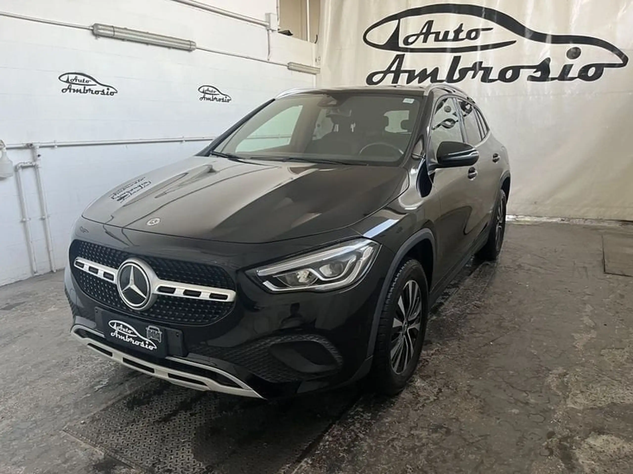 Mercedes-Benz - GLA 200