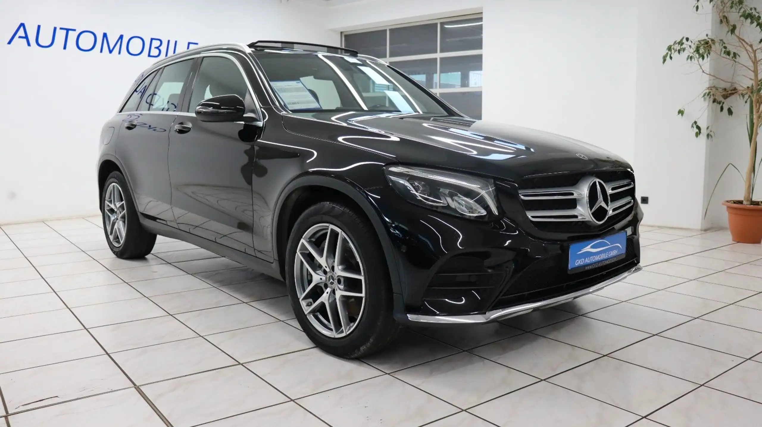 Mercedes-Benz - GLC 220