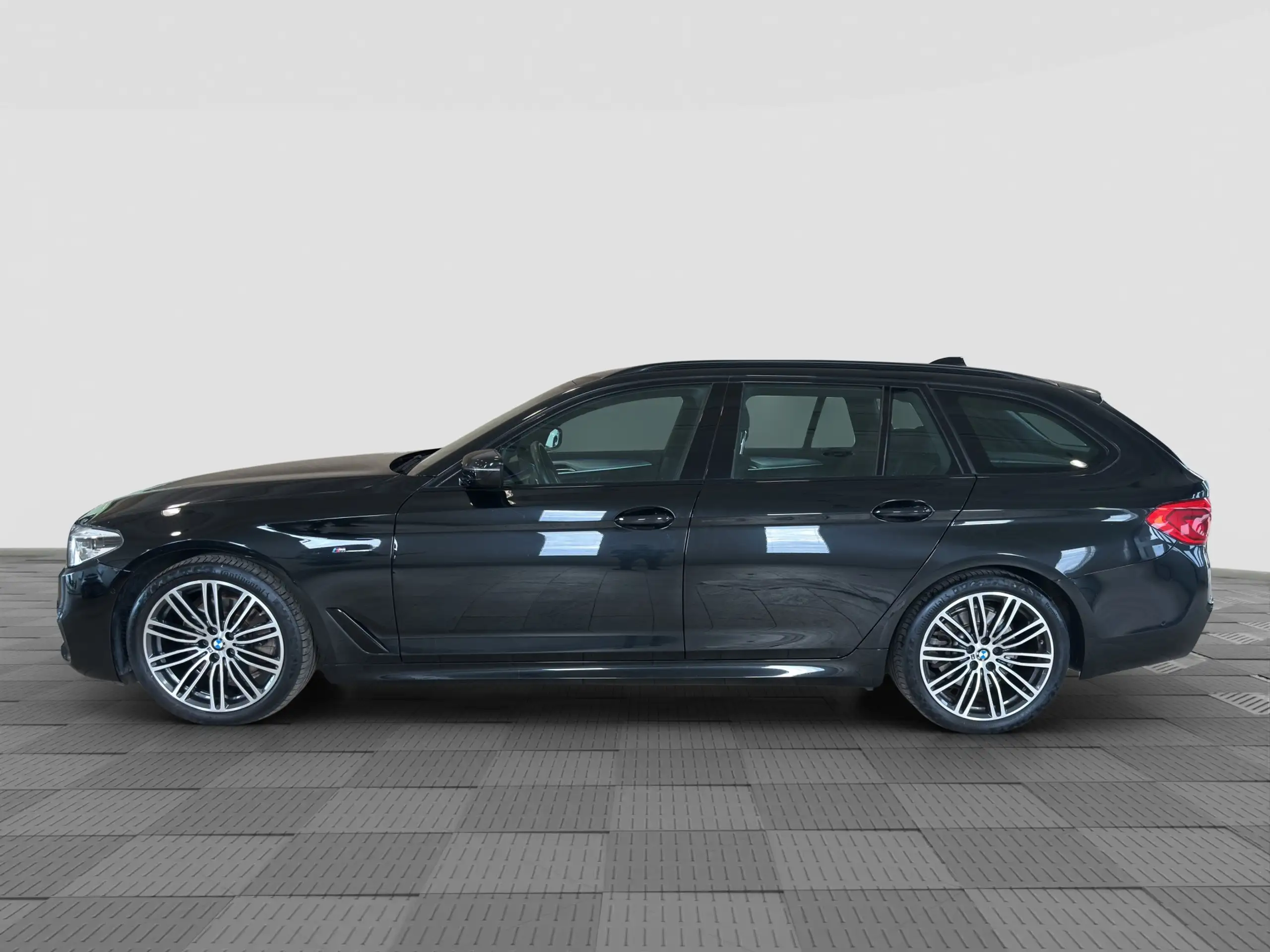 BMW - 520