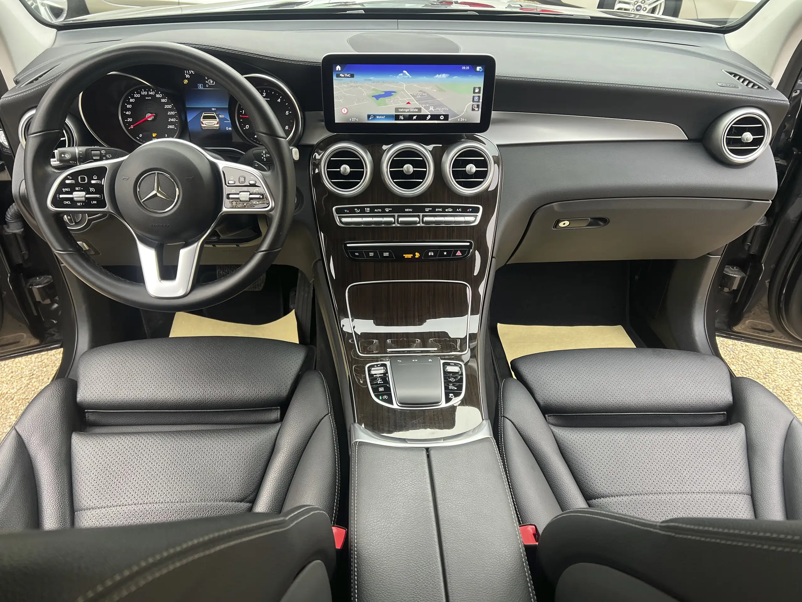 Mercedes-Benz - GLC 220