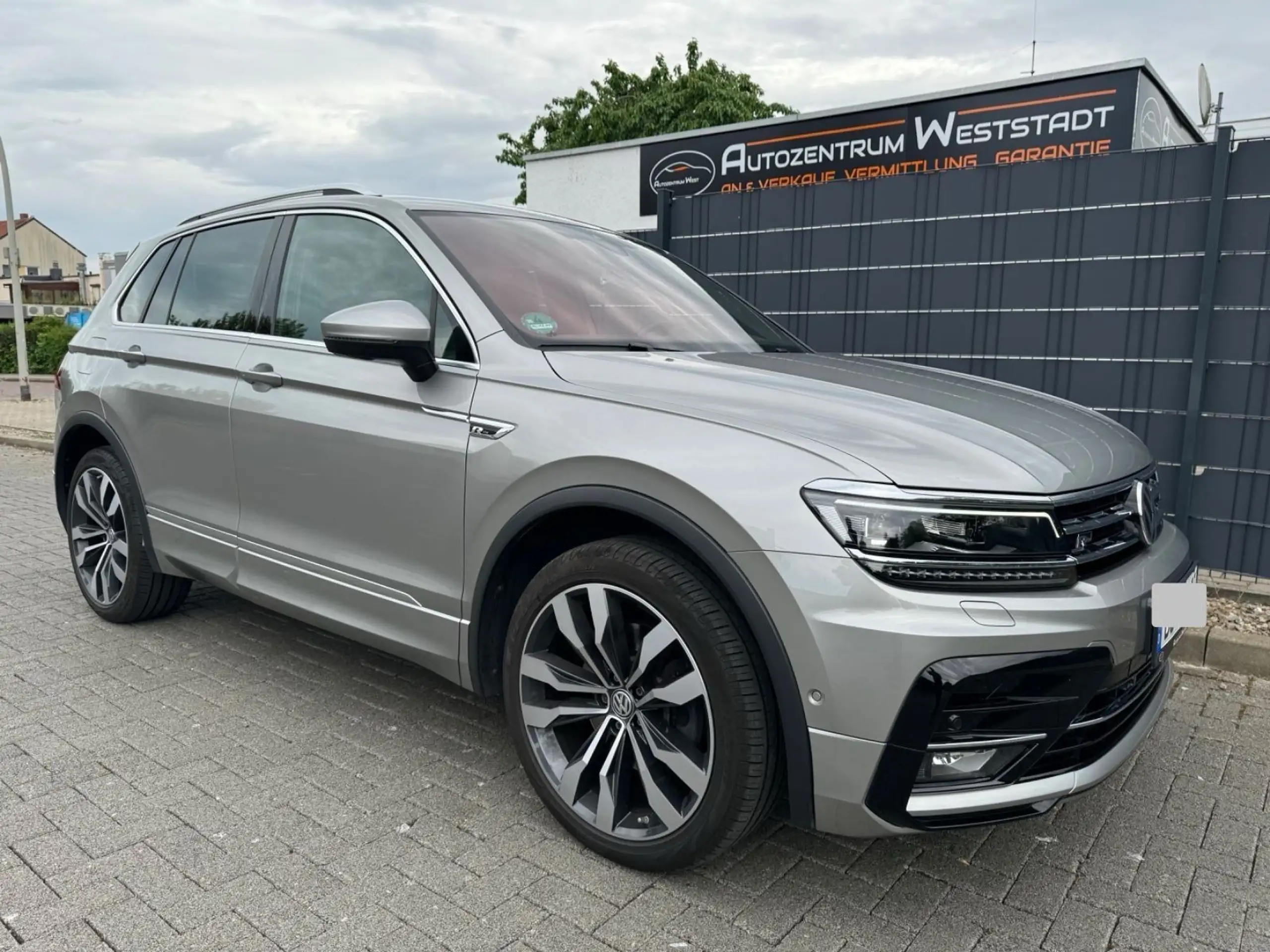 Volkswagen - Tiguan