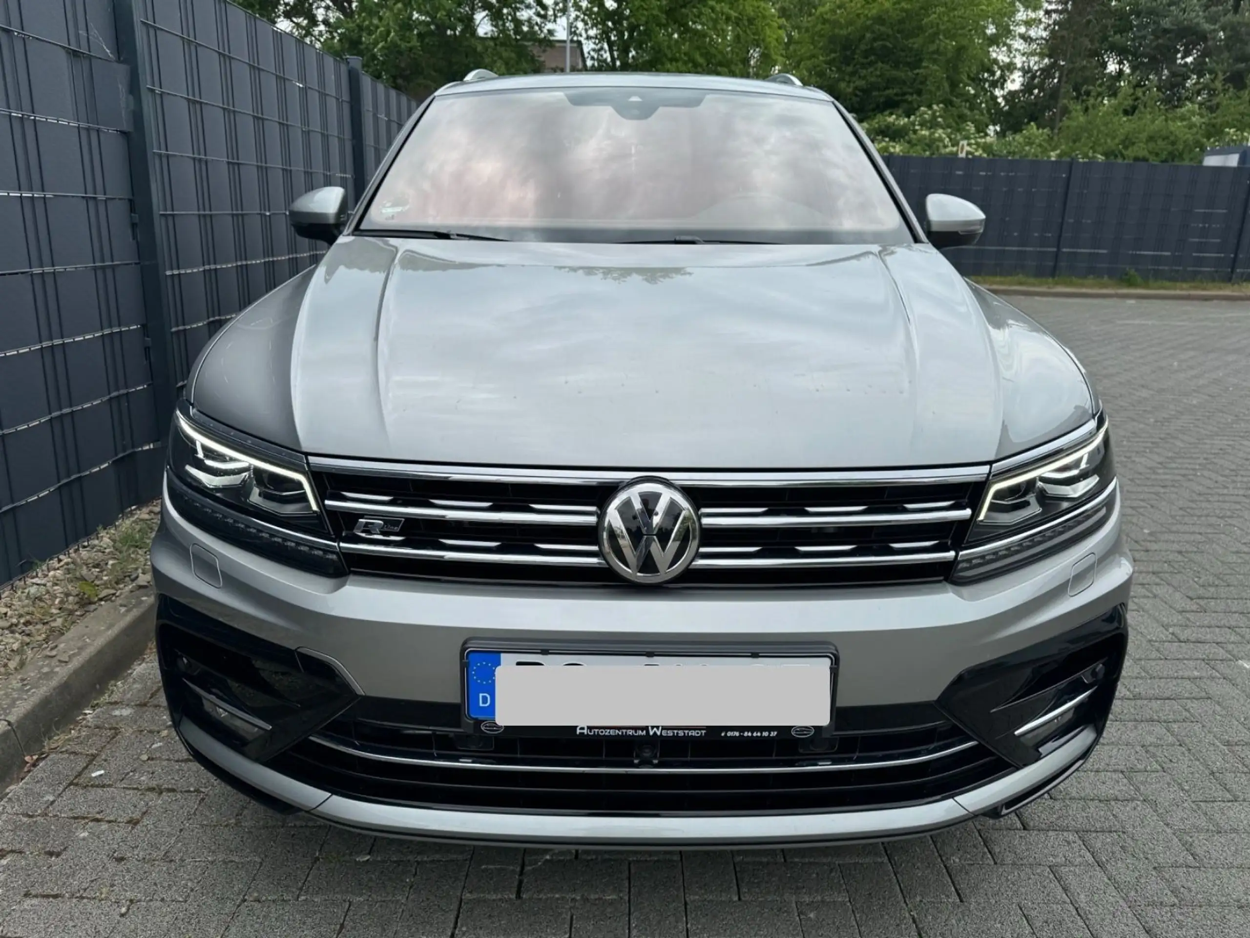 Volkswagen - Tiguan