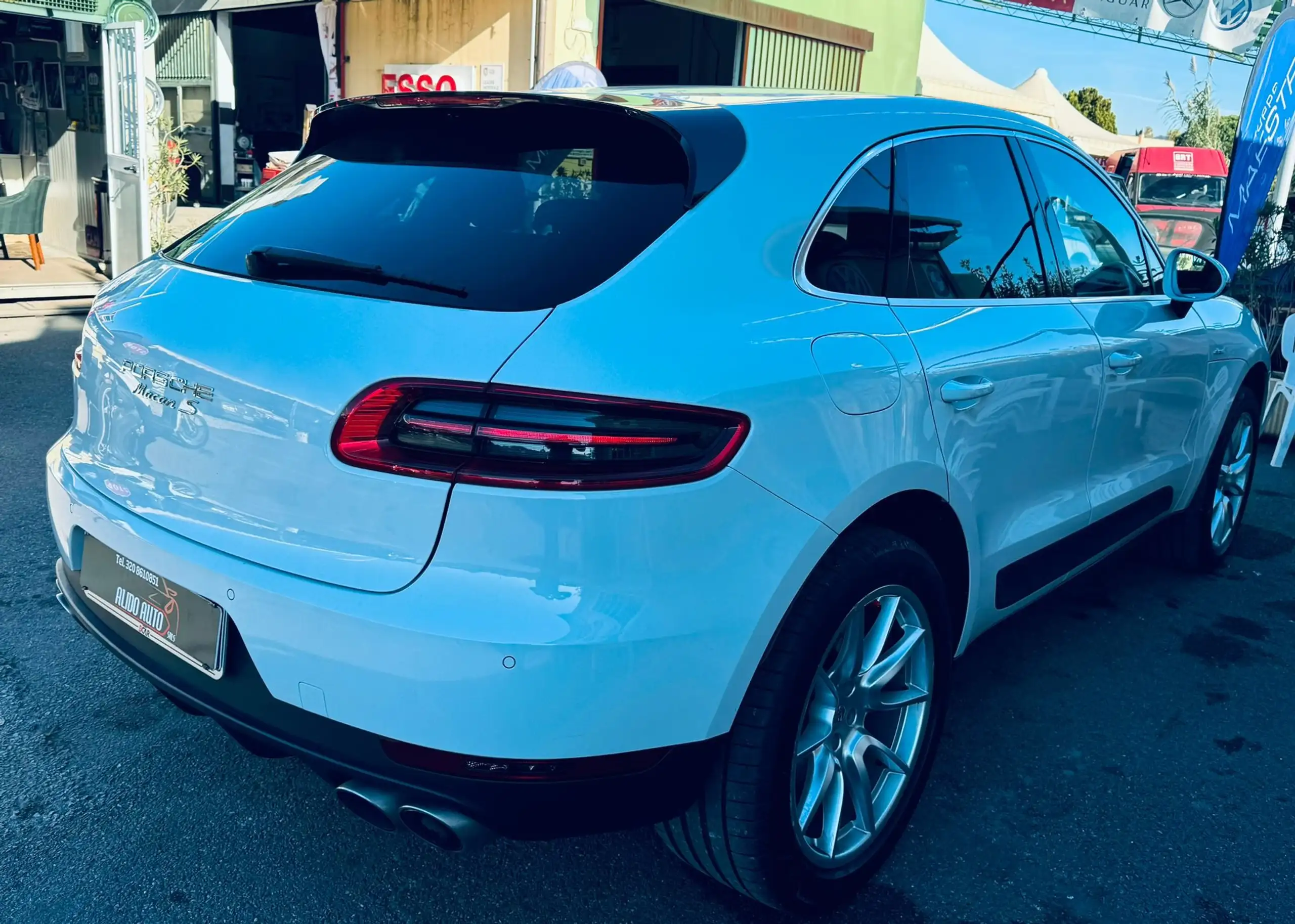 Porsche - Macan