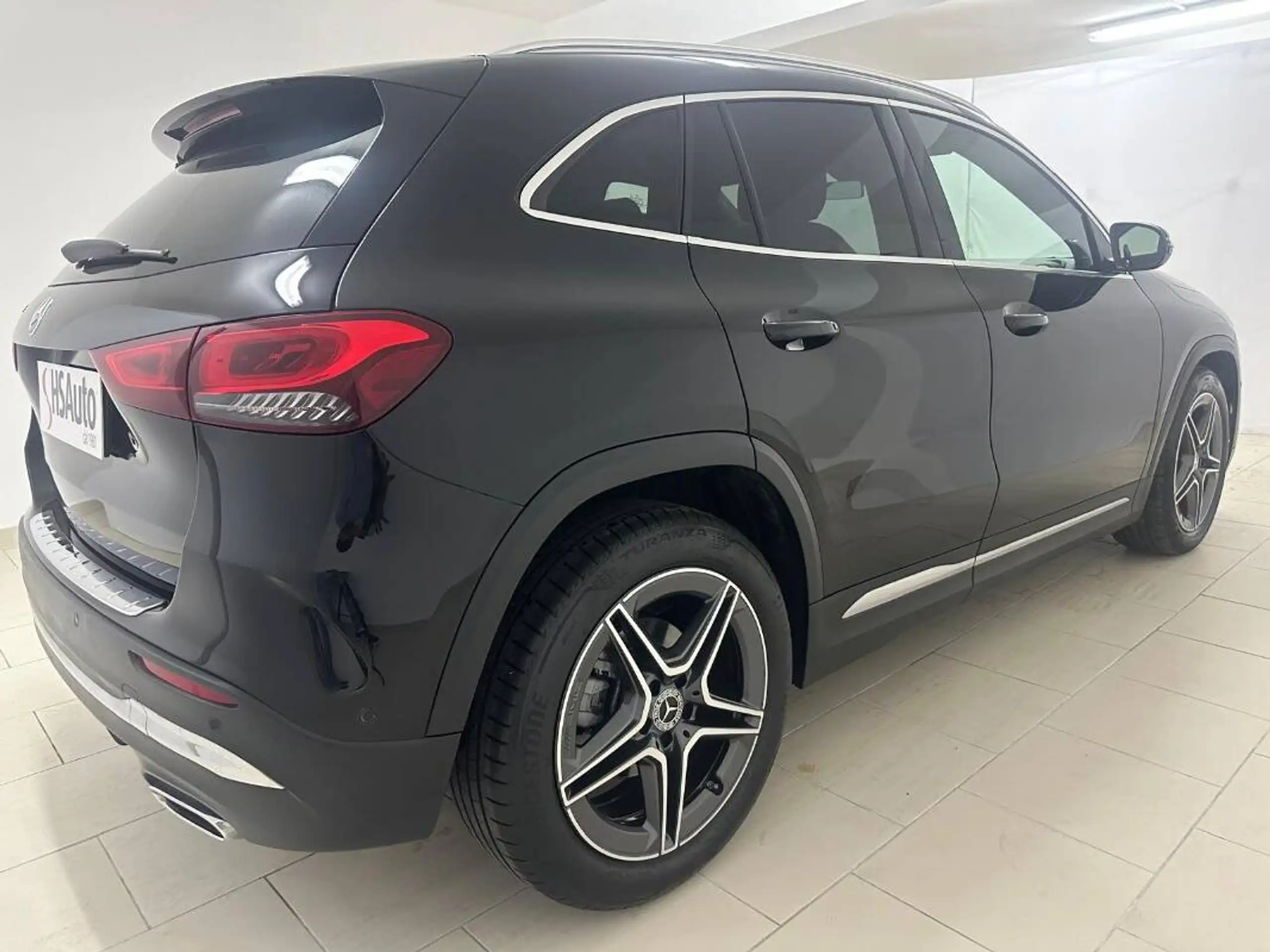 Mercedes-Benz - GLA 200