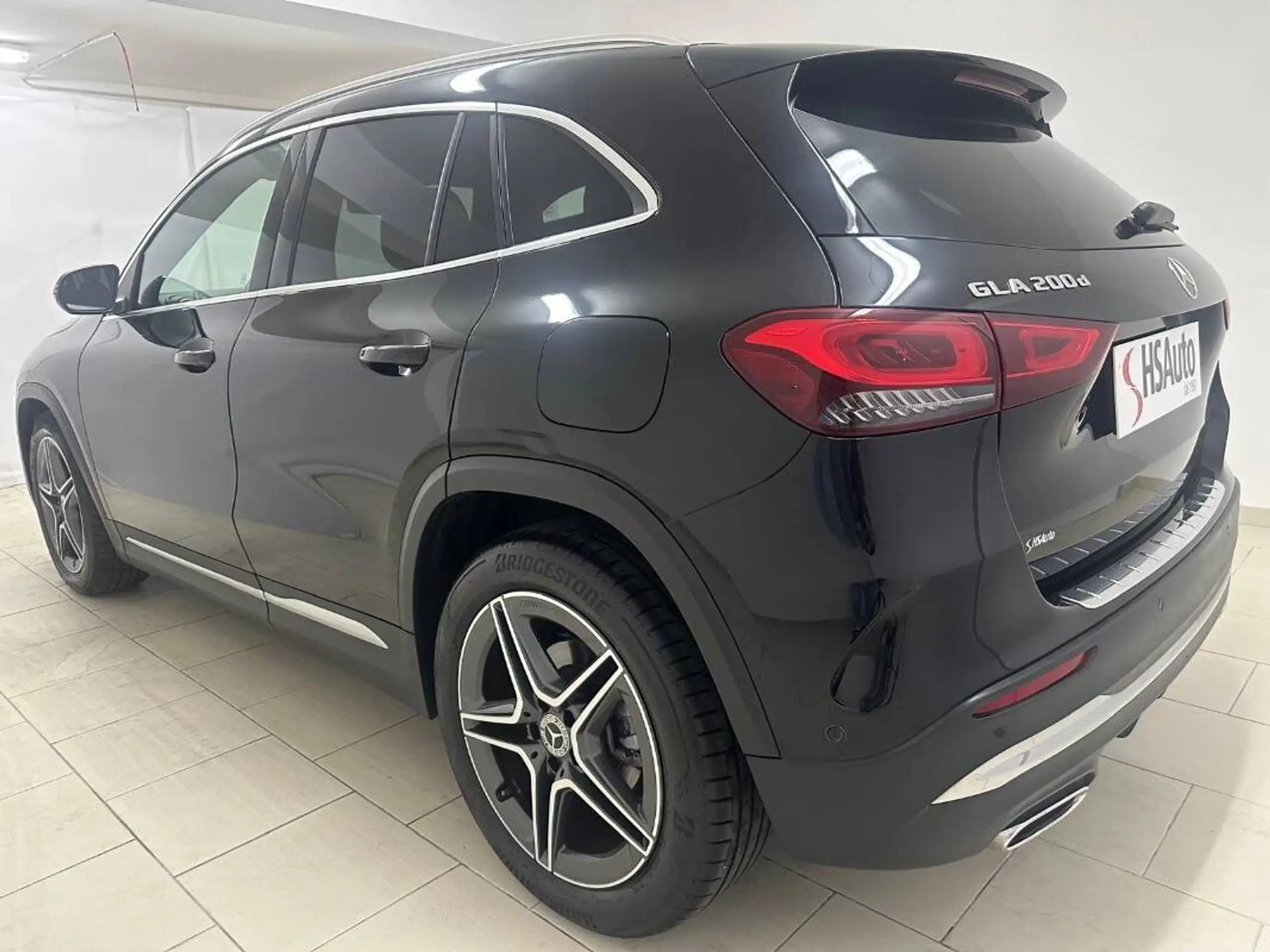 Mercedes-Benz - GLA 200