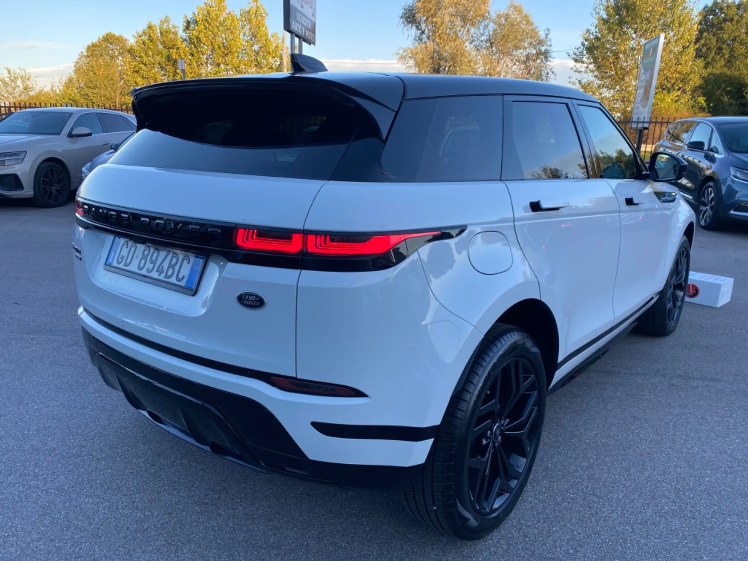 Land Rover - Range Rover Evoque