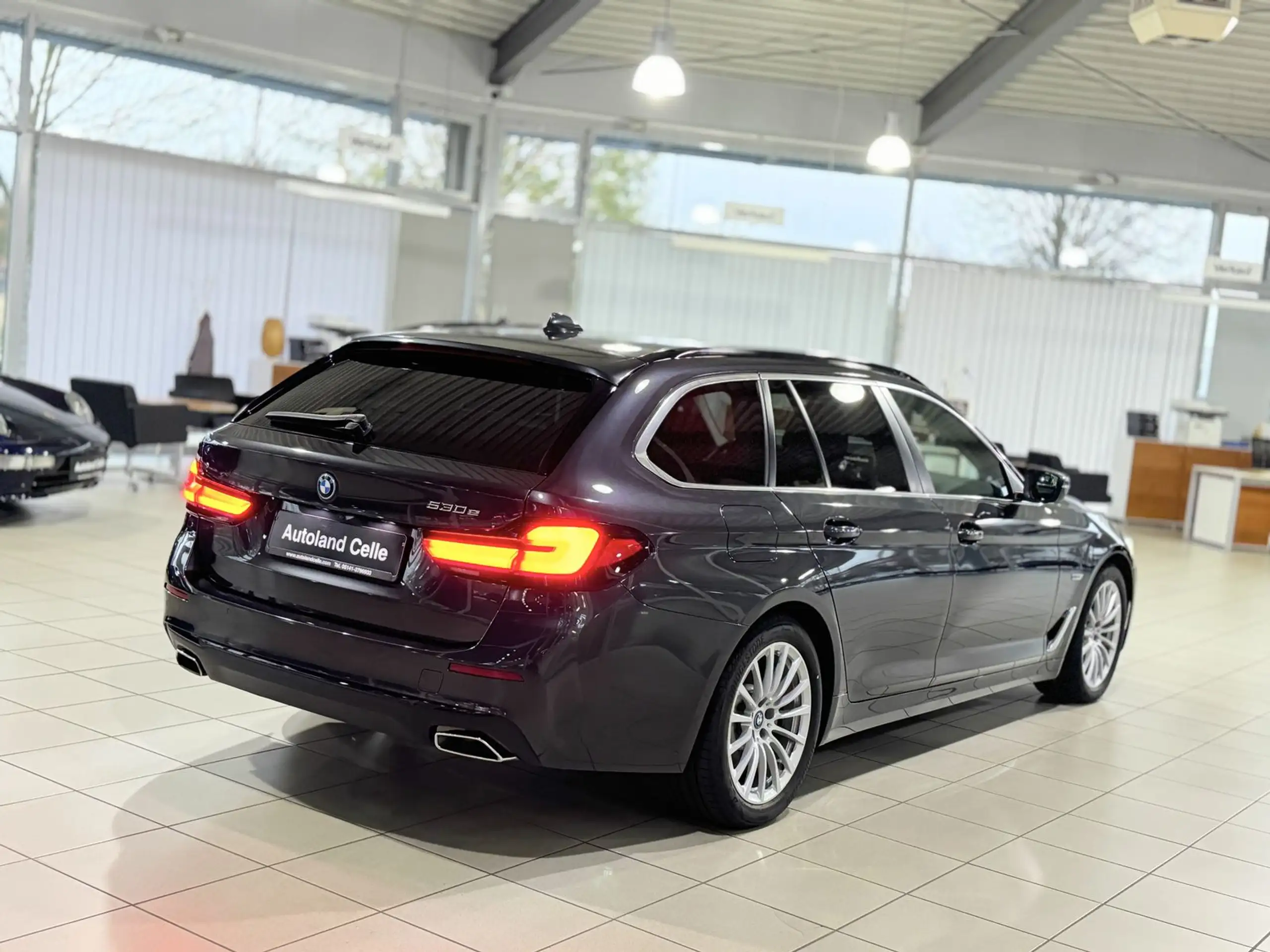 BMW - 530