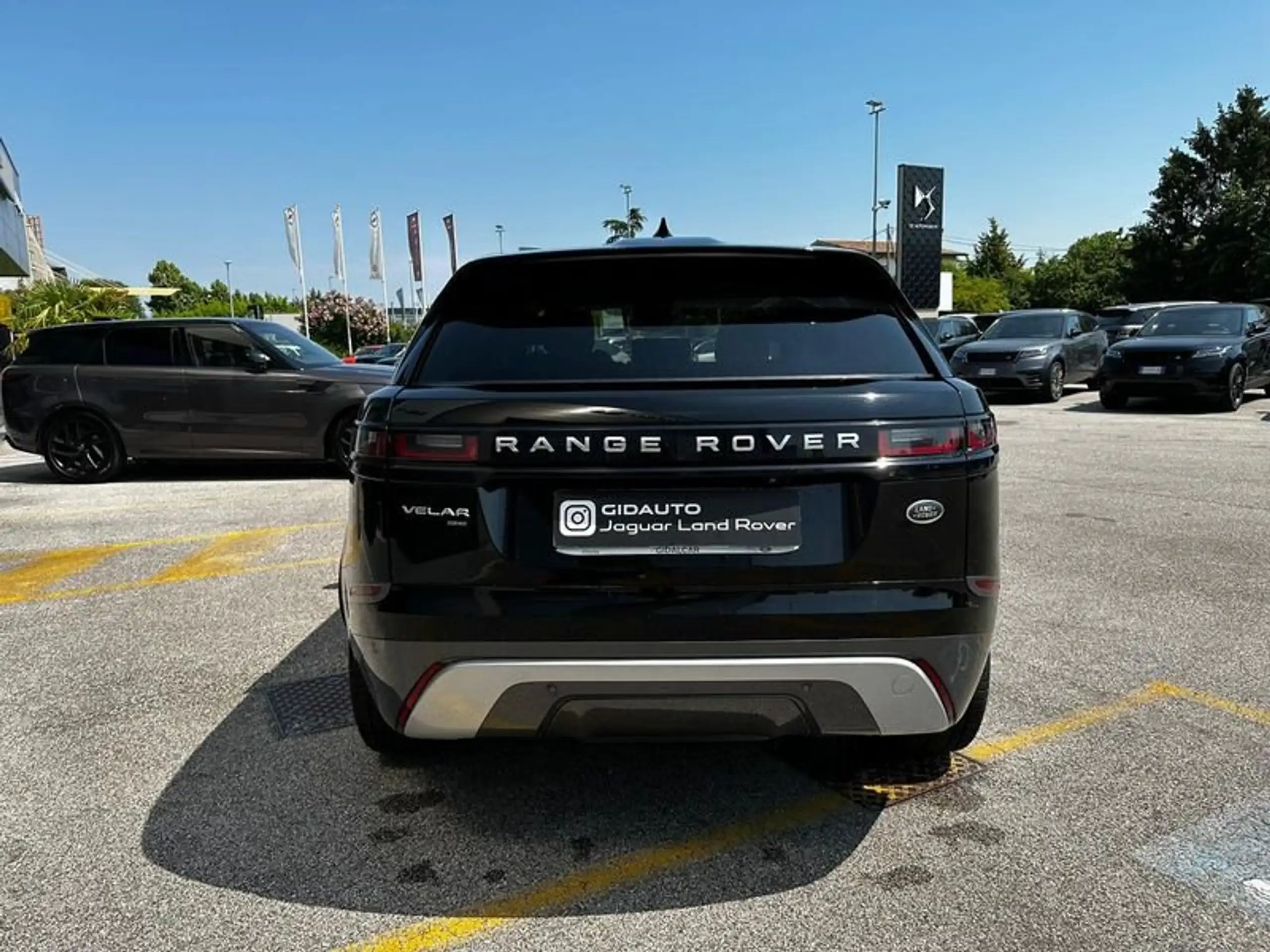 Land Rover - Range Rover Velar