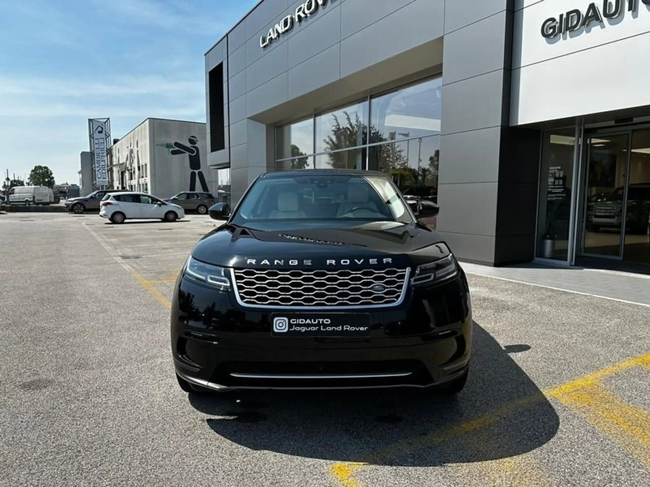 Land Rover - Range Rover Velar