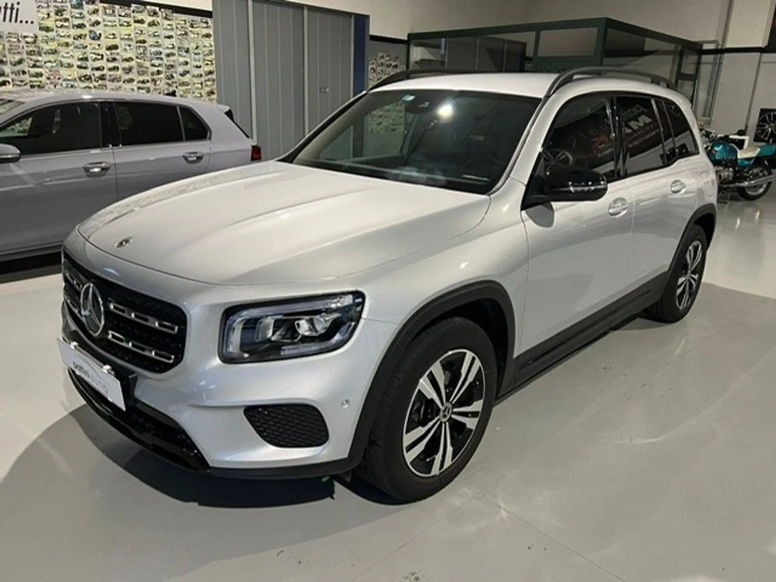 Mercedes-Benz GLB 200 2021