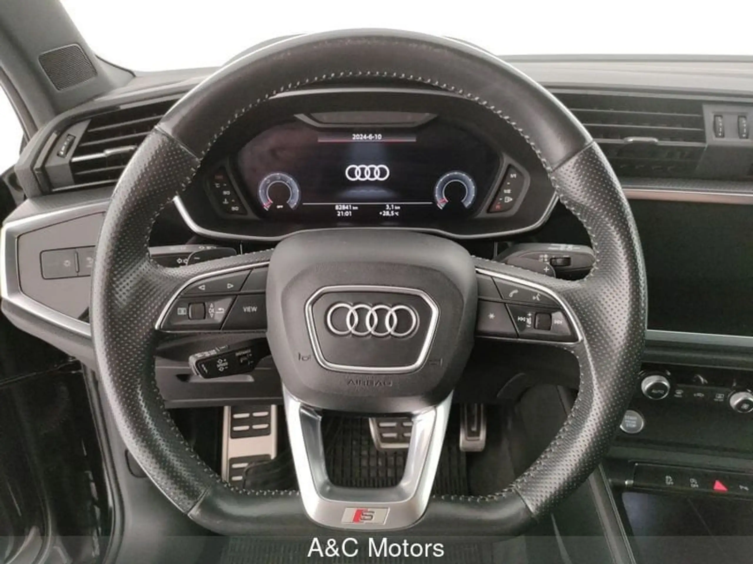 Audi - Q3