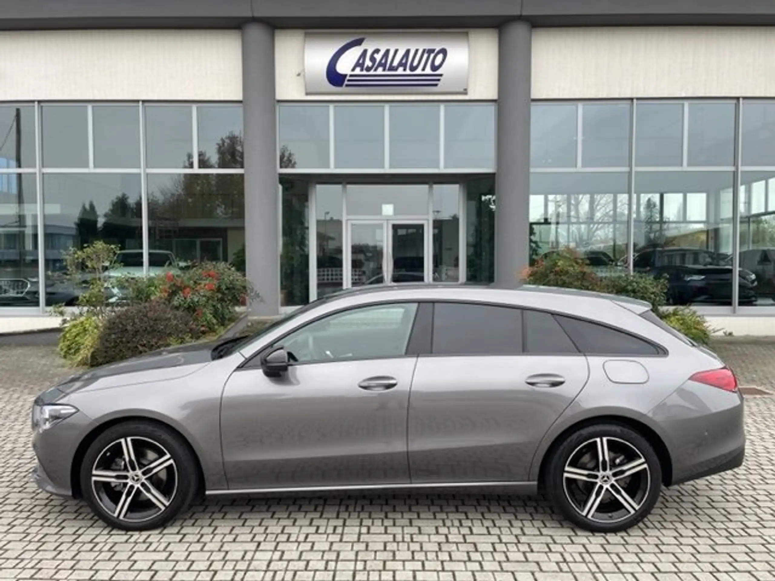 Mercedes-Benz CLA 180 2023