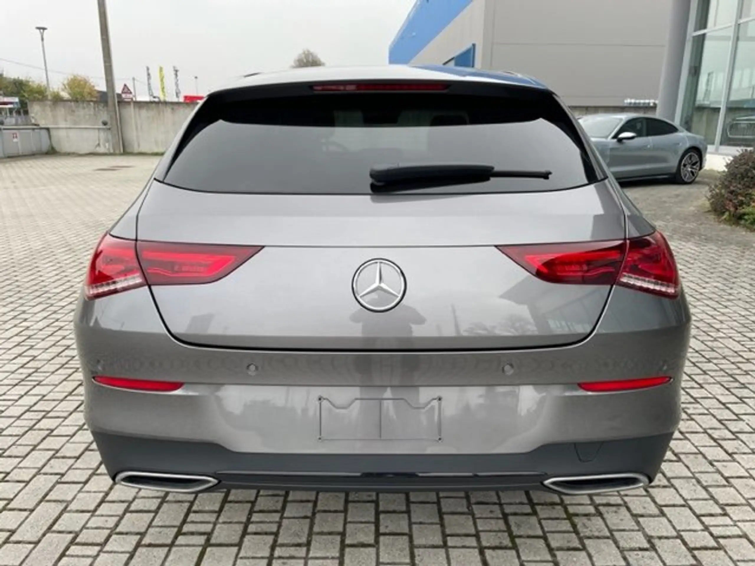 Mercedes-Benz - CLA 180